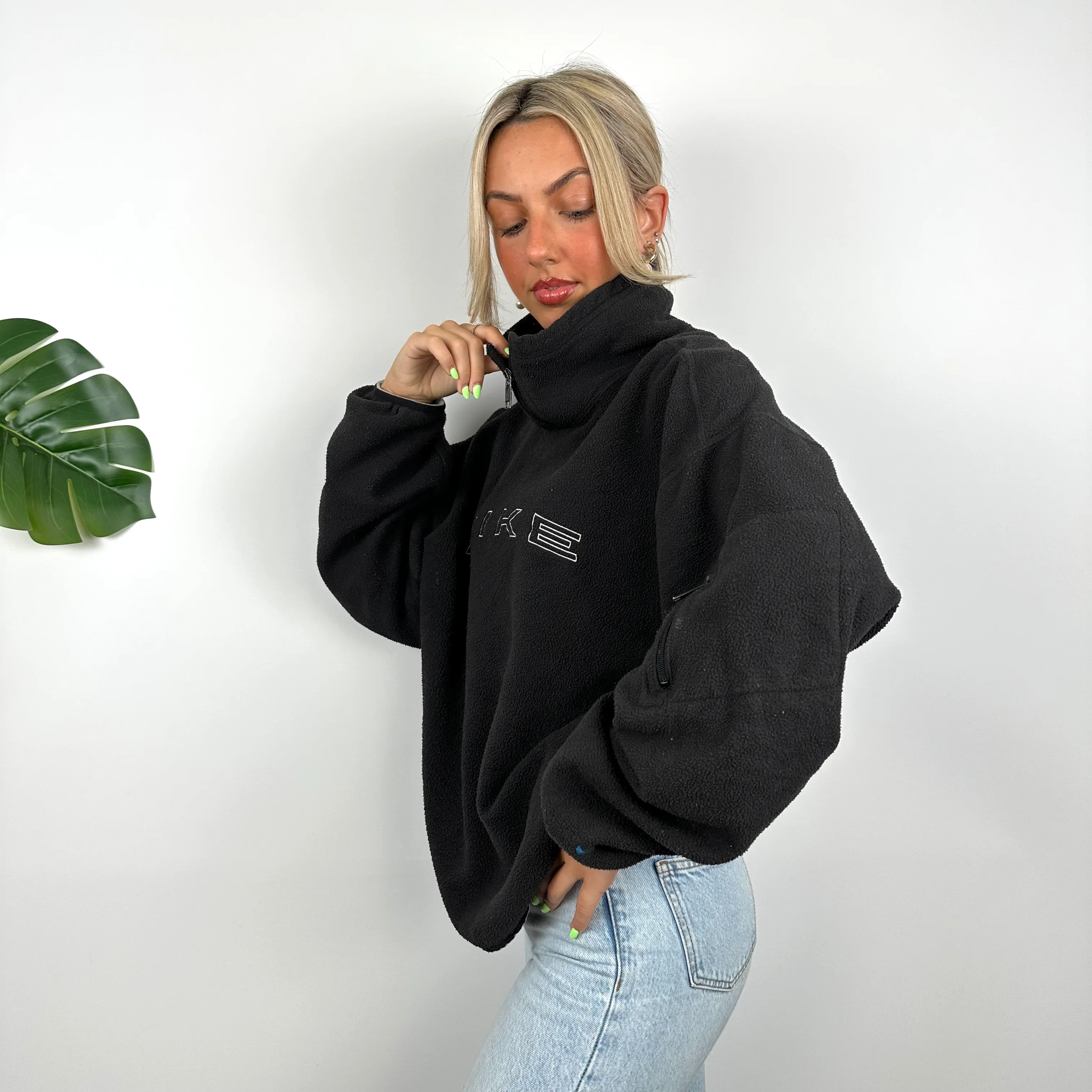 Nike Black Embroidered Spell Out Teddy Bear Fleece Quarter Zip Sweatshirt (L) - Image 8