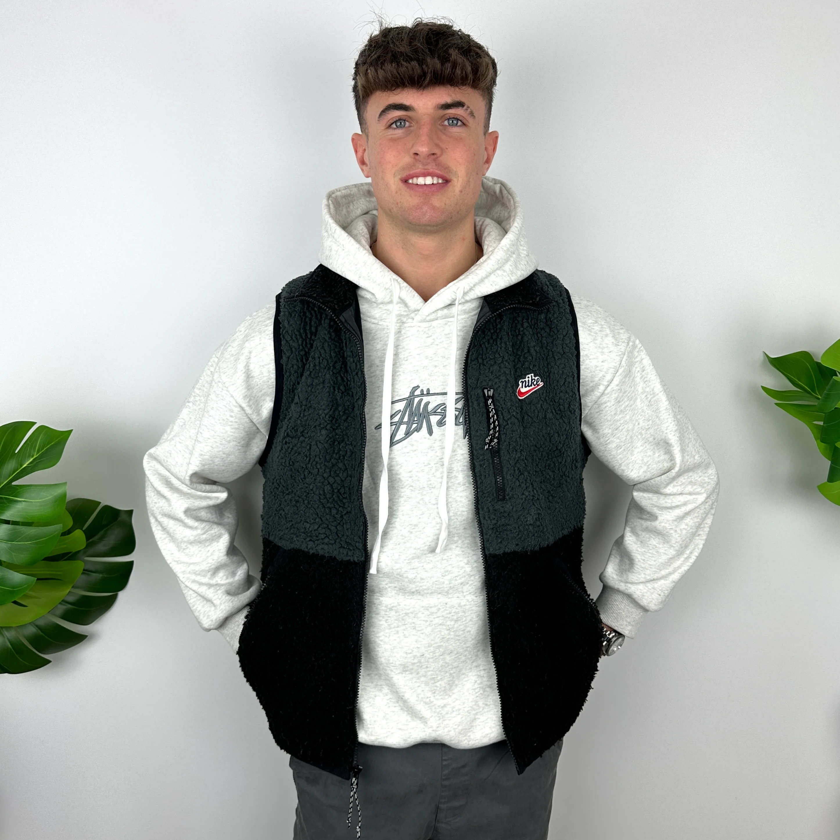 Nike Black Embroidered Spell Out Fleece Gilet (M) - Image 3