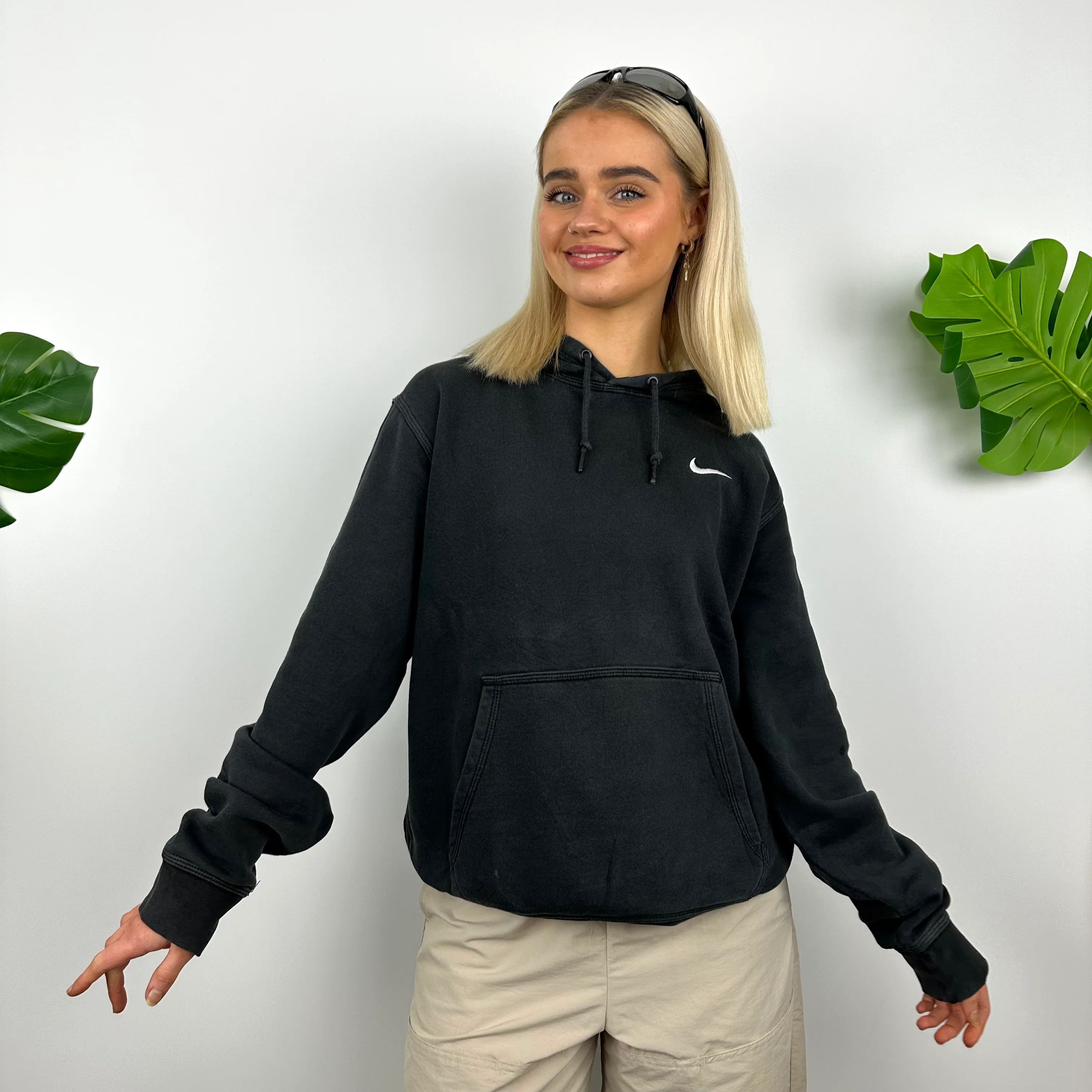 Nike Black Embroidered Swoosh Hoodie (M) - Image 4