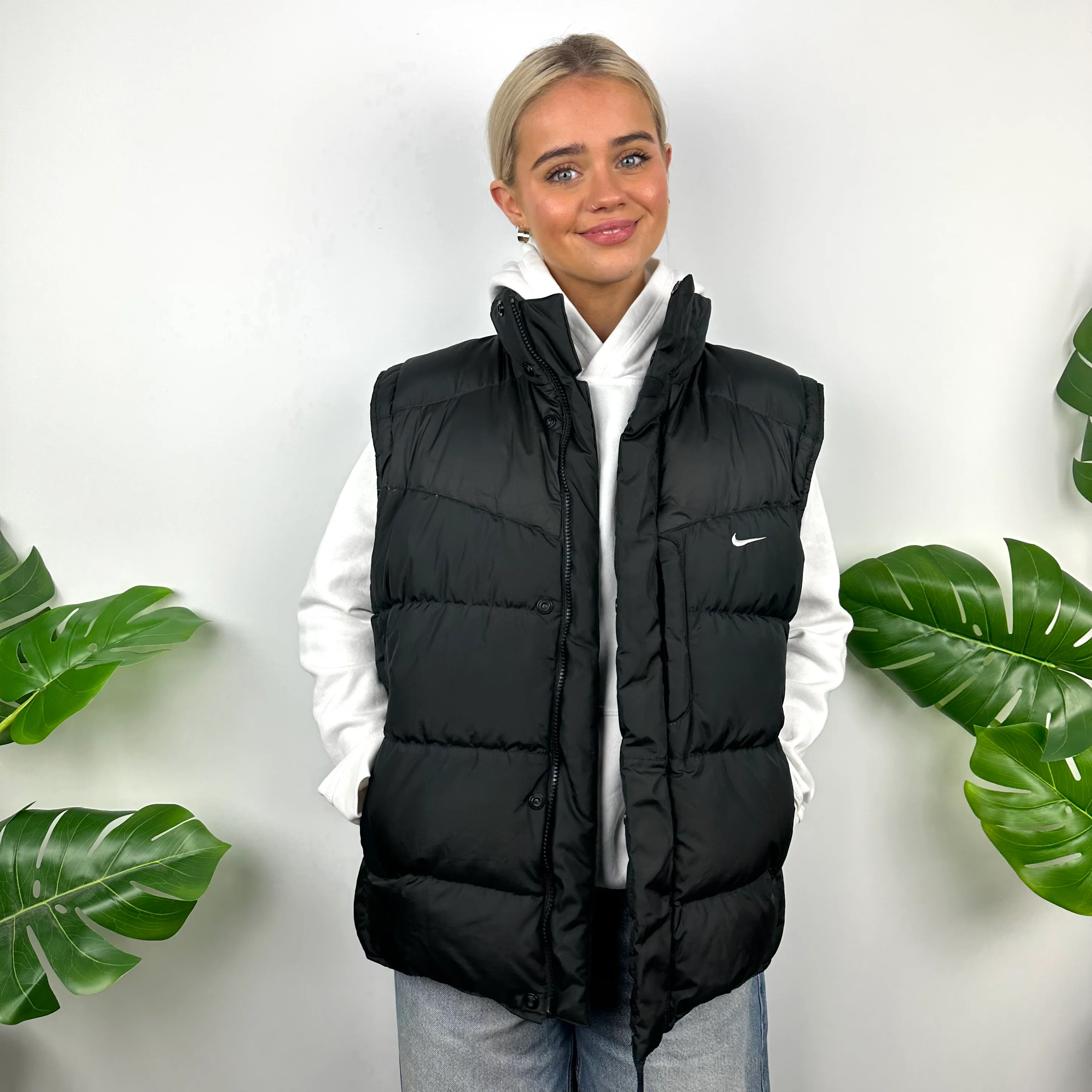 Nike Black Embroidered Swoosh Puffer Gilet (M)