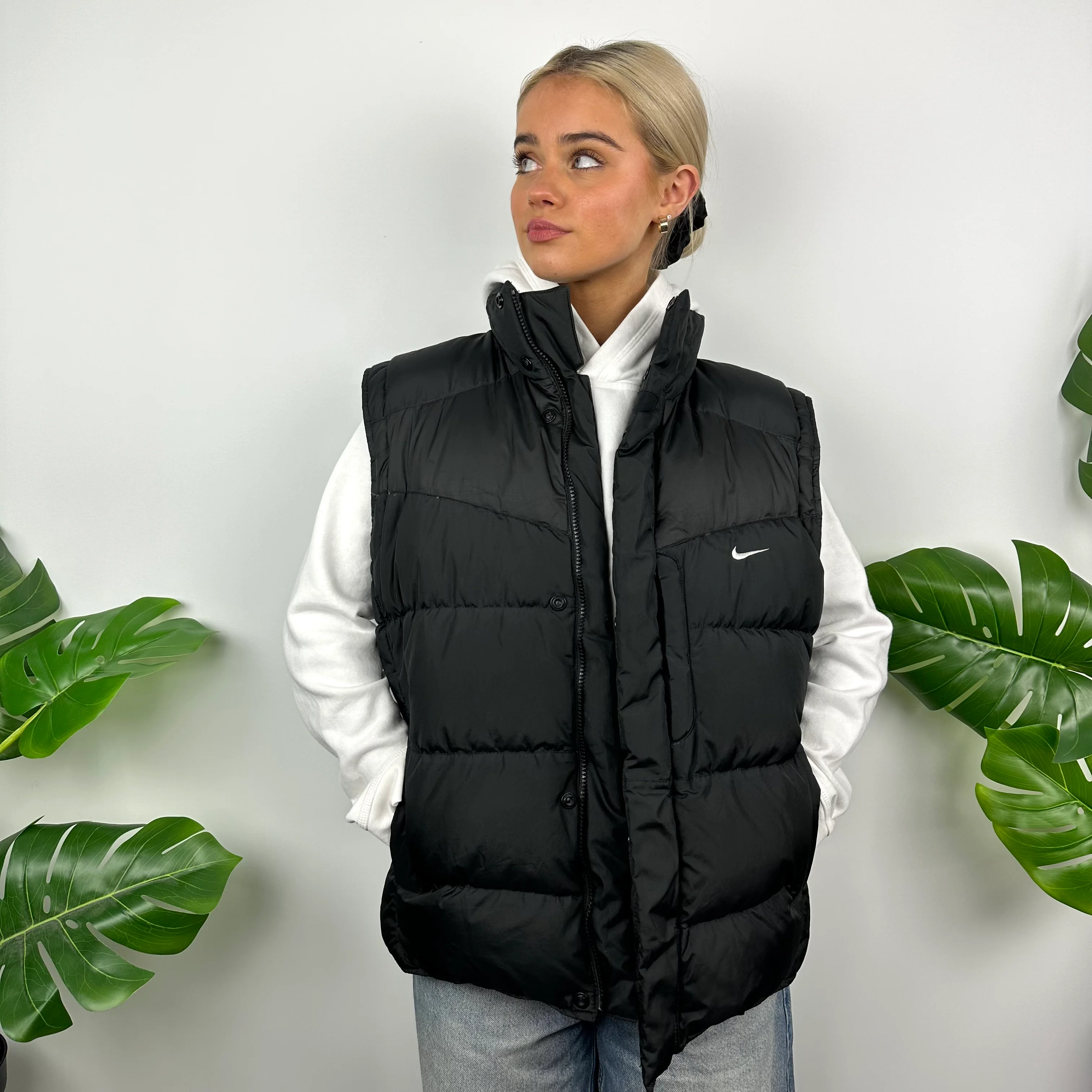 Nike Black Embroidered Swoosh Puffer Gilet (M) - Image 4