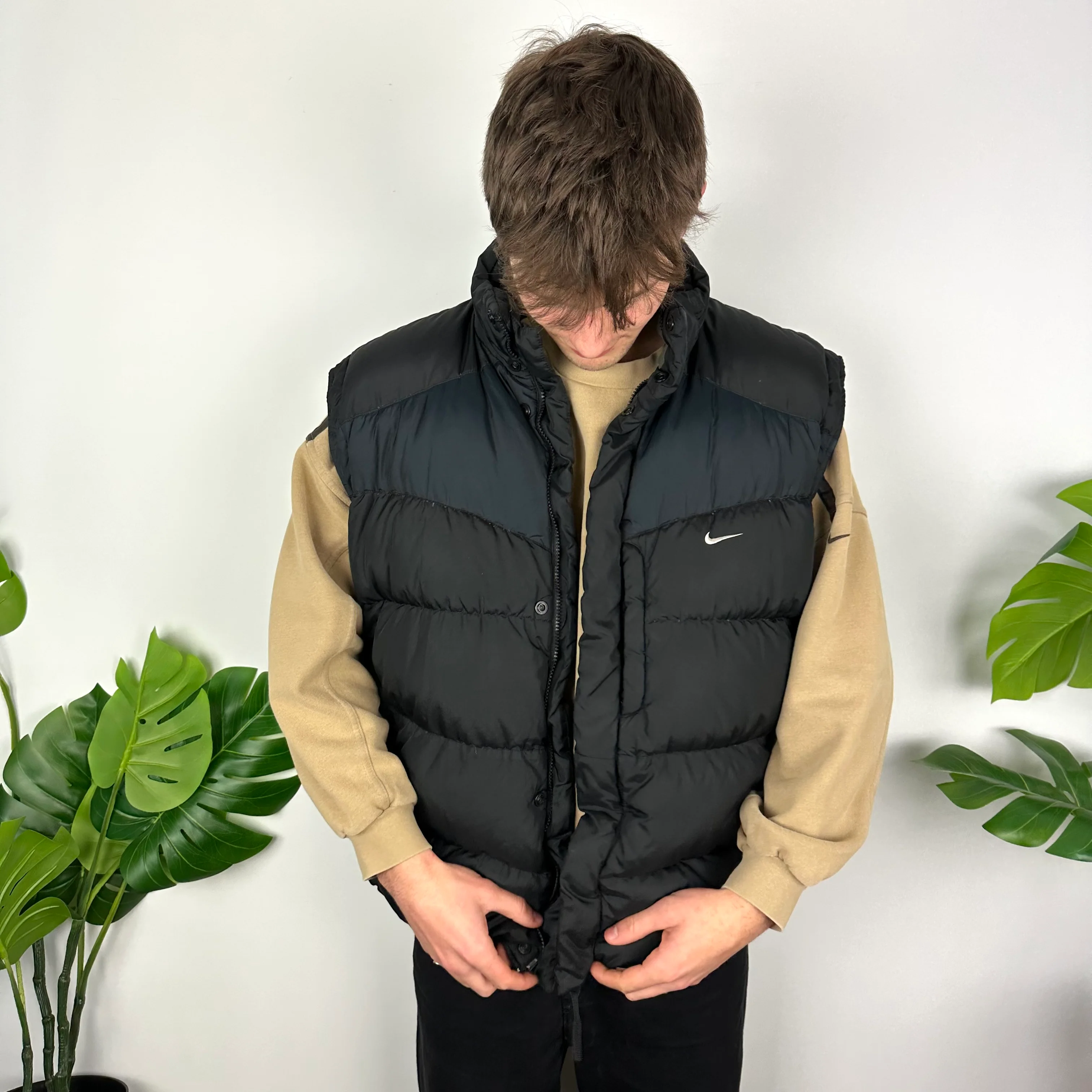 Nike Black Embroidered Swoosh Puffer Gilet (L) - Image 6