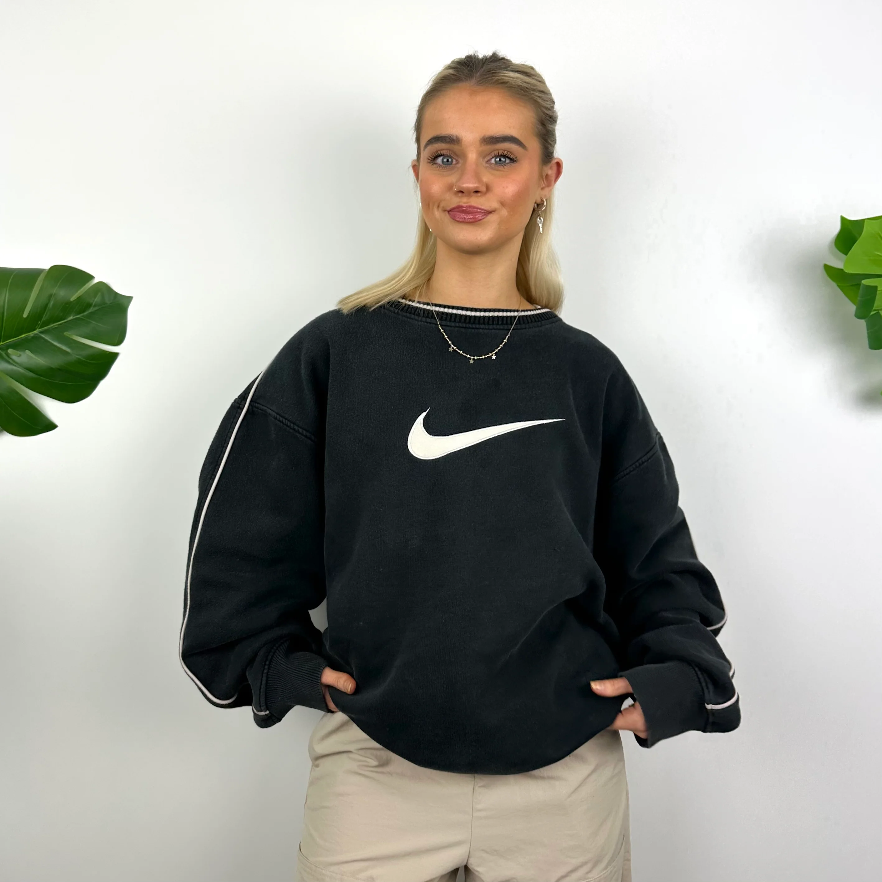 Nike Black Embroidered Swoosh Sweatshirt (XL) - Image 3