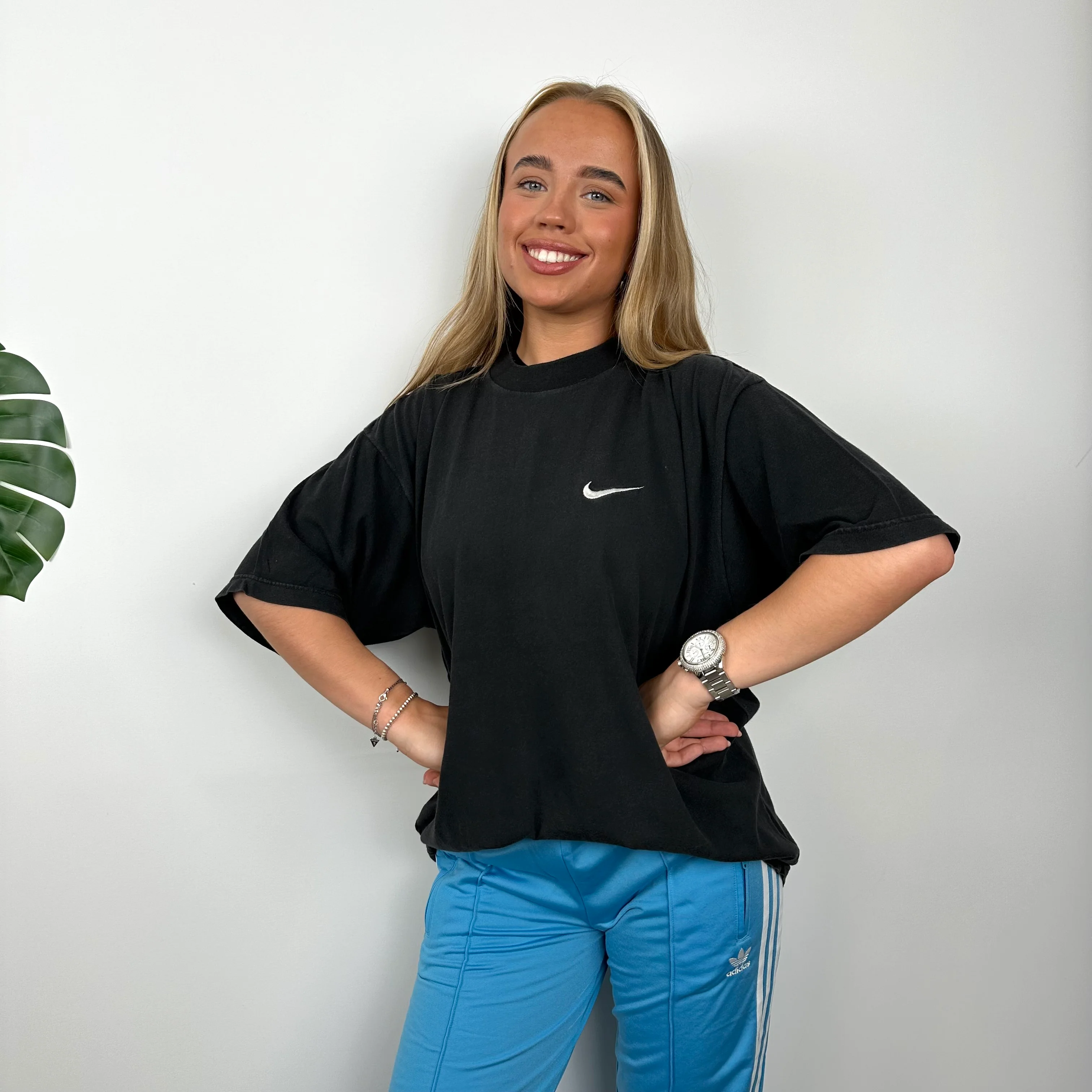 Nike Black Embroidered Swoosh T Shirt (L) - Image 2
