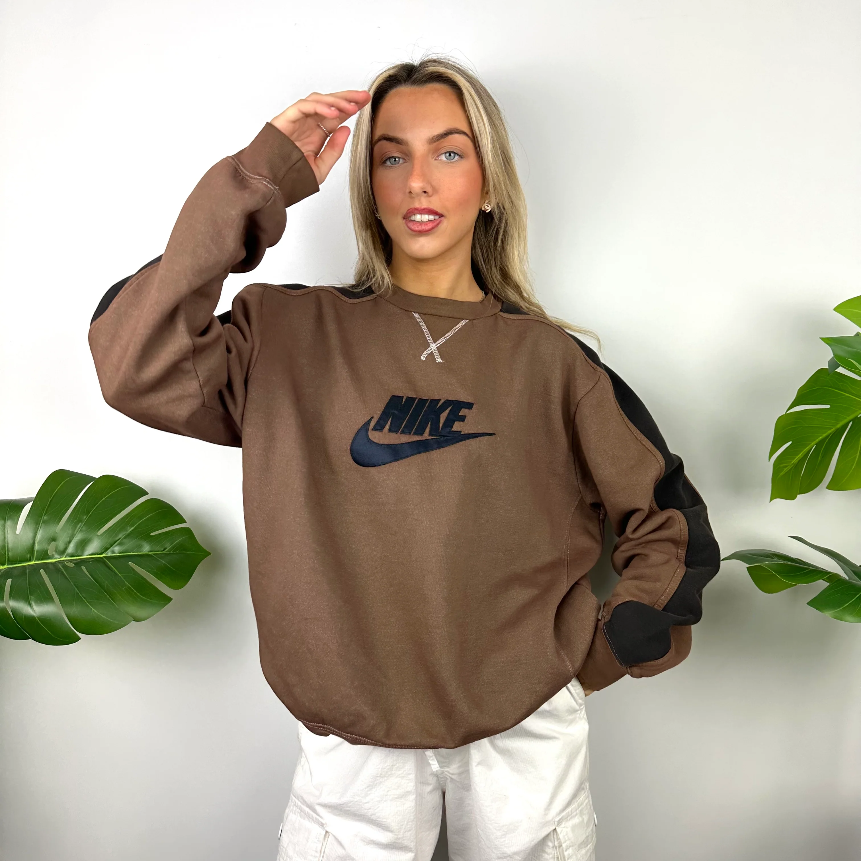 Nike Brown Embroidered Spell Out Sweatshirt (M) - Image 2