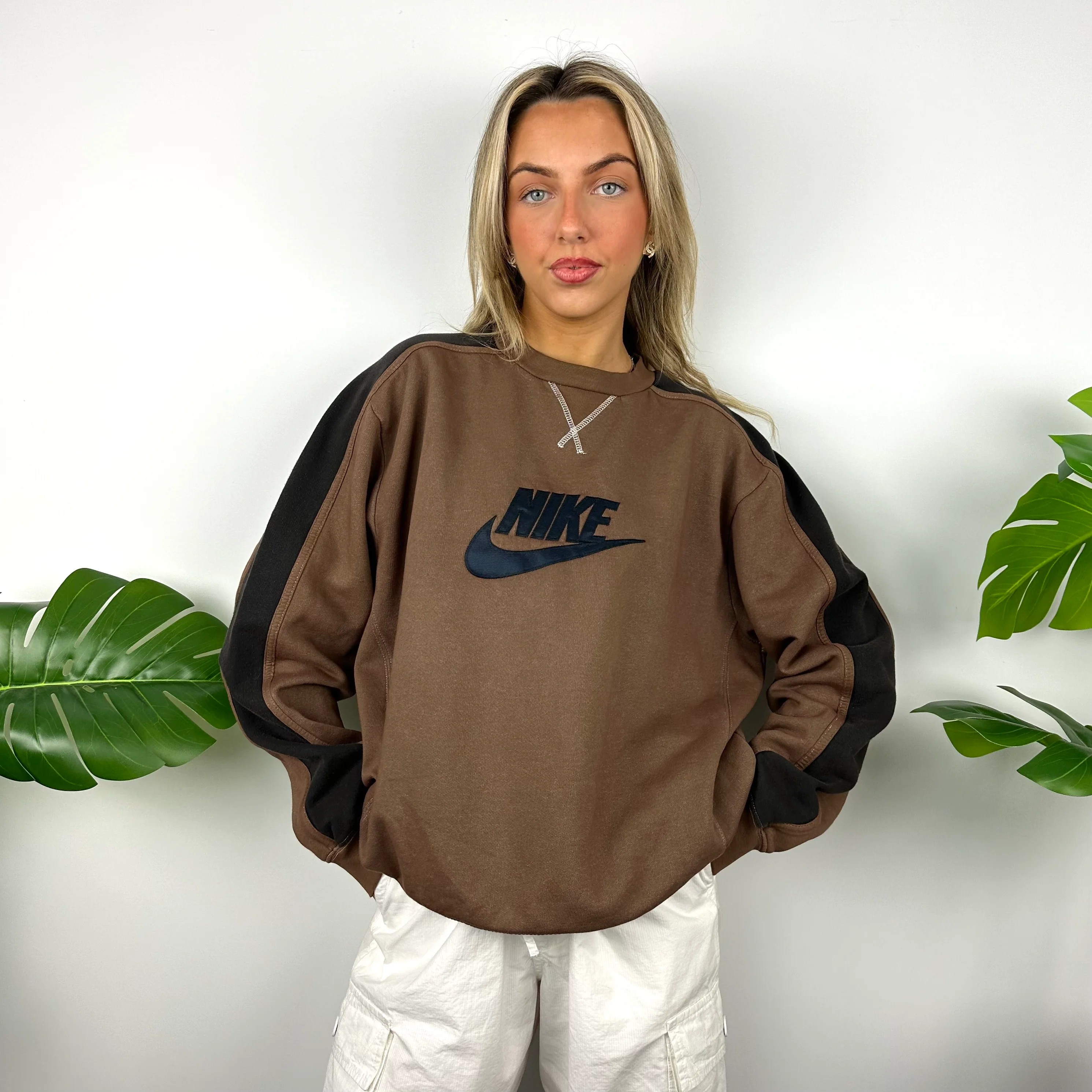 Nike Brown Embroidered Spell Out Sweatshirt (M) - Image 4