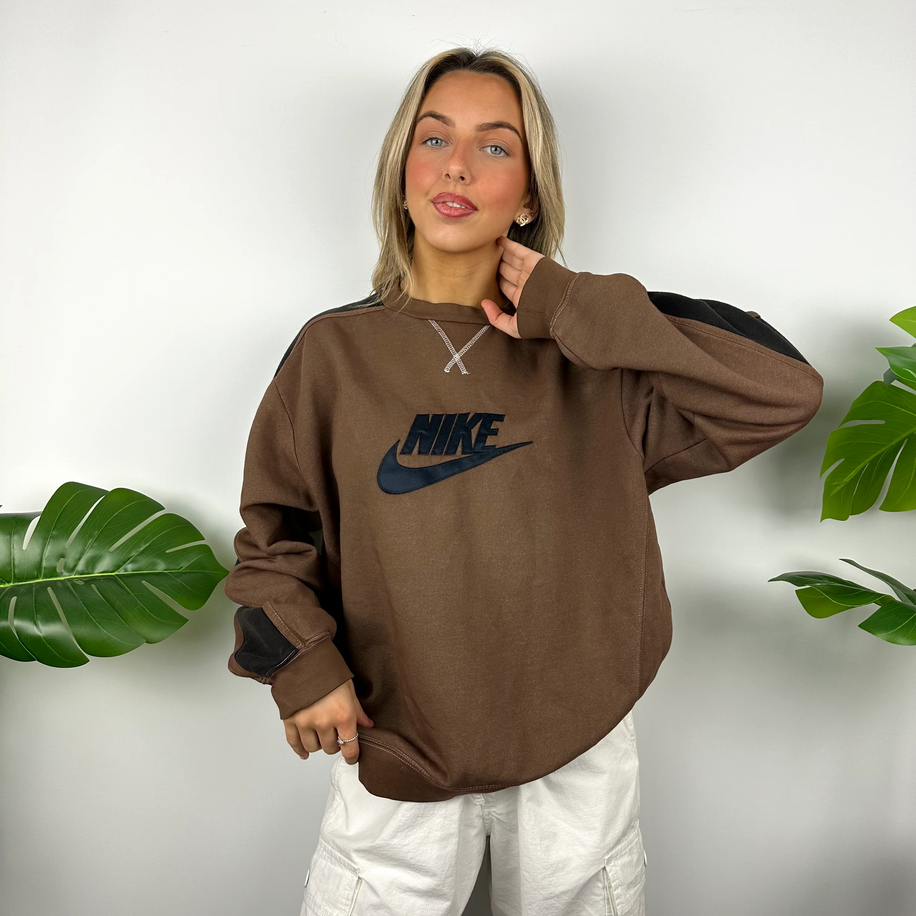 Nike Brown Embroidered Spell Out Sweatshirt (M) - Image 6