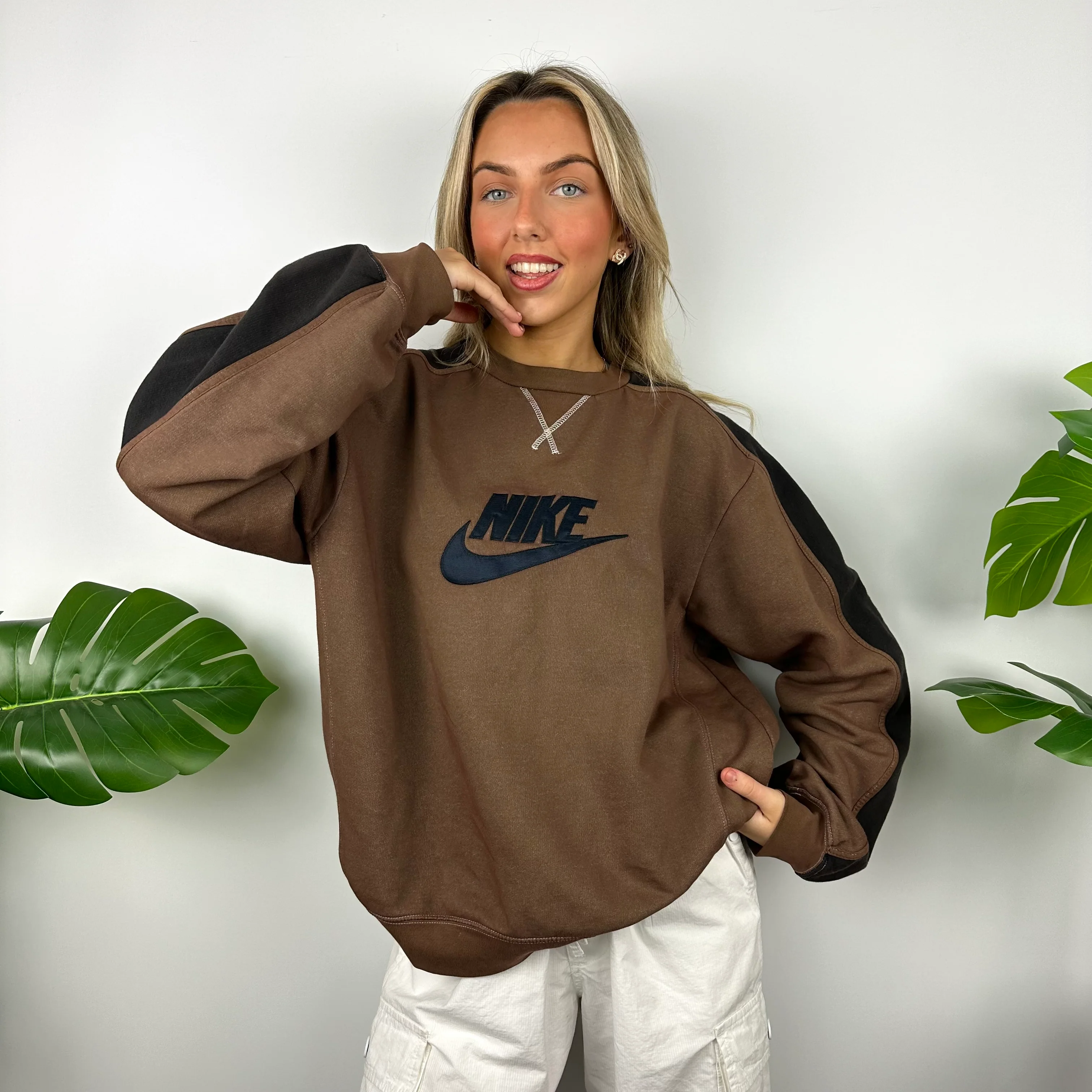 Nike Brown Embroidered Spell Out Sweatshirt (M) - Image 8