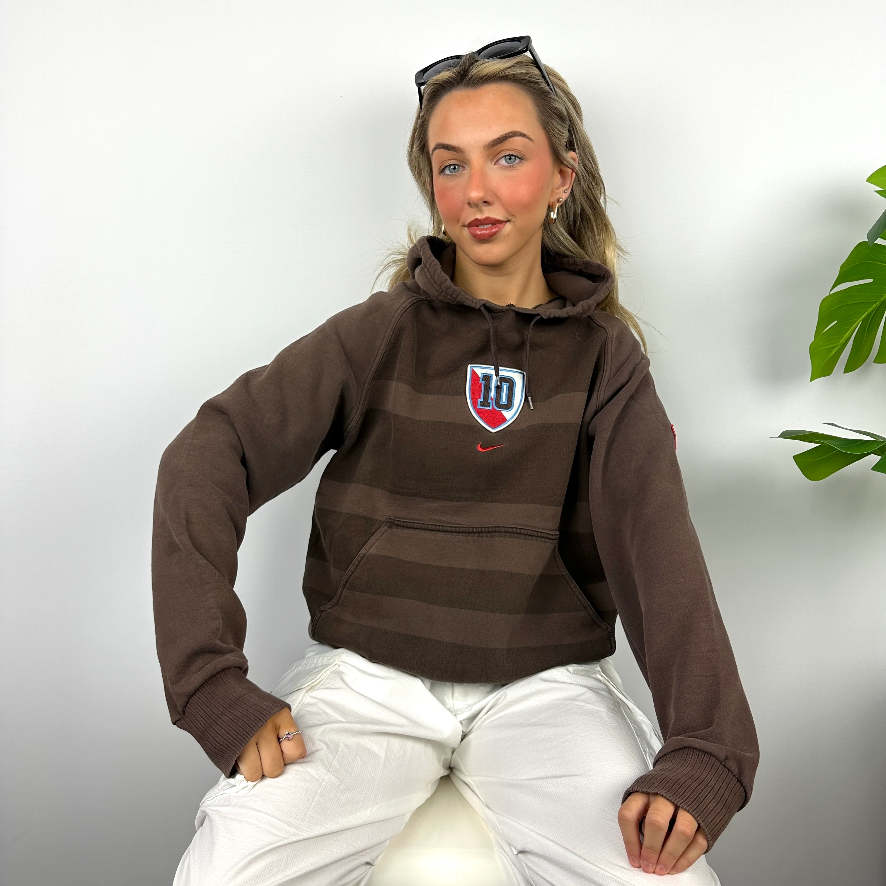 Nike Brown Embroidered Swoosh Hoodie (M) - Image 4