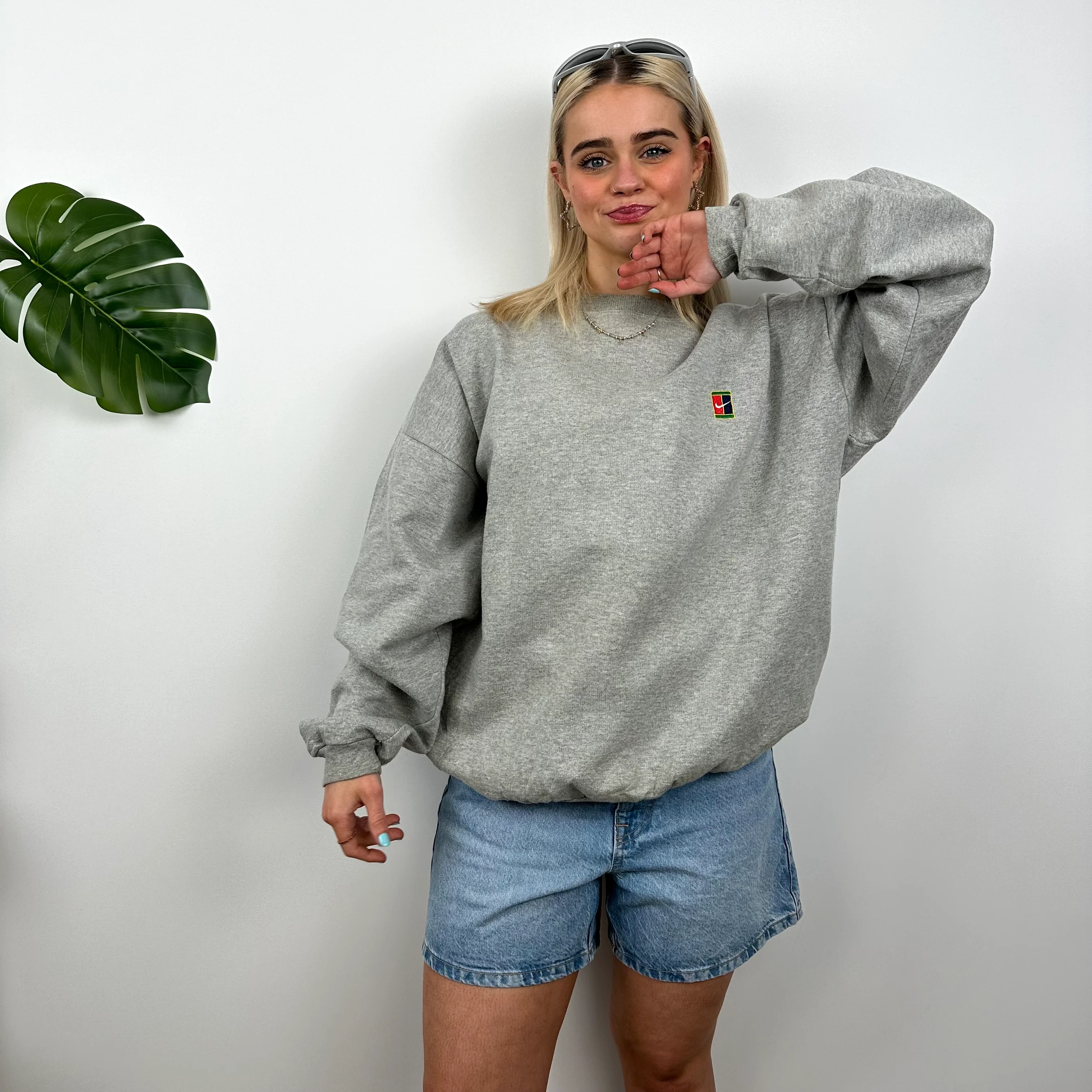 Nike Challenge Court RARE Grey Embroidered Swoosh Sweatshirt (M) - Image 5