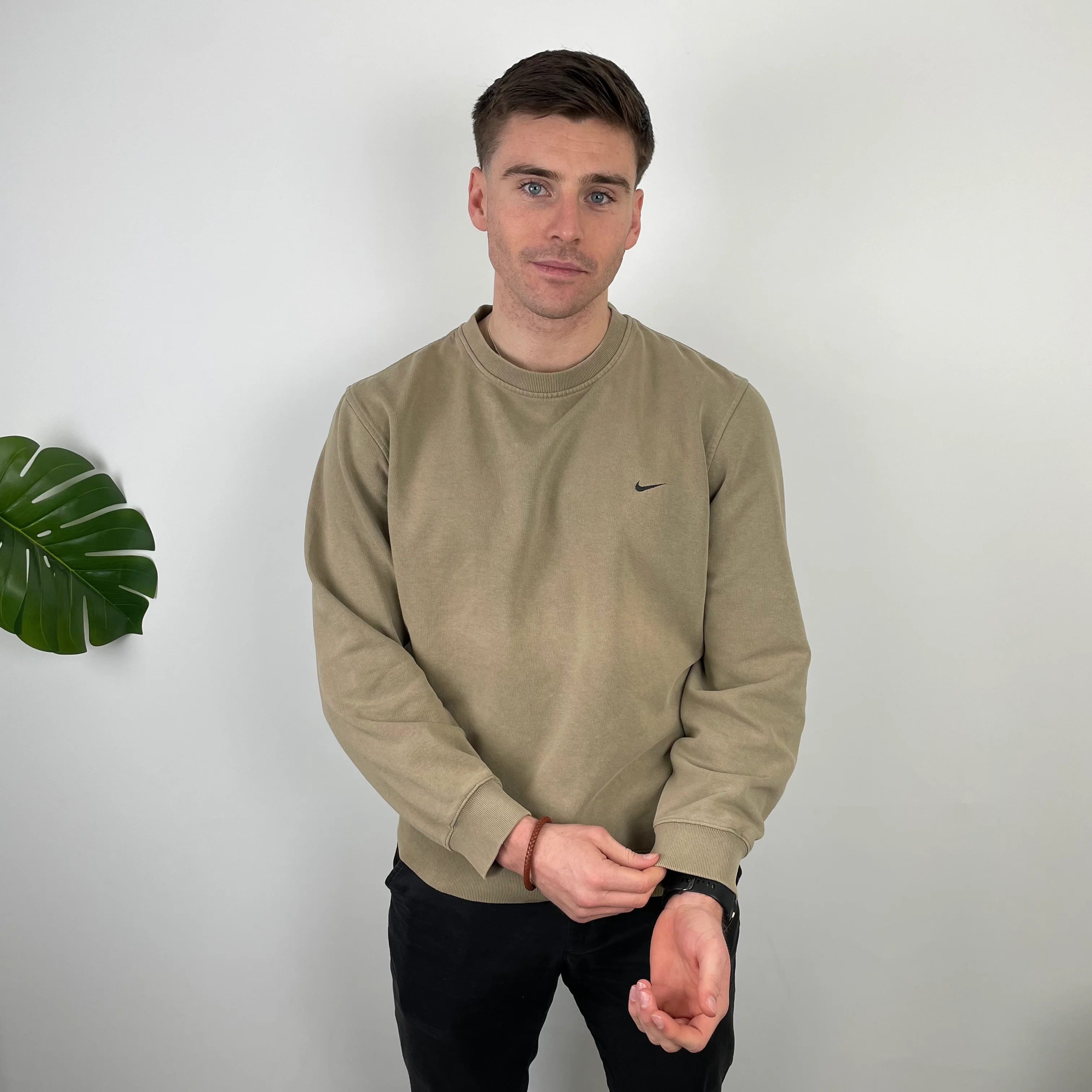 Nike Coffee Embroidered Swoosh Sweatshirt (L)