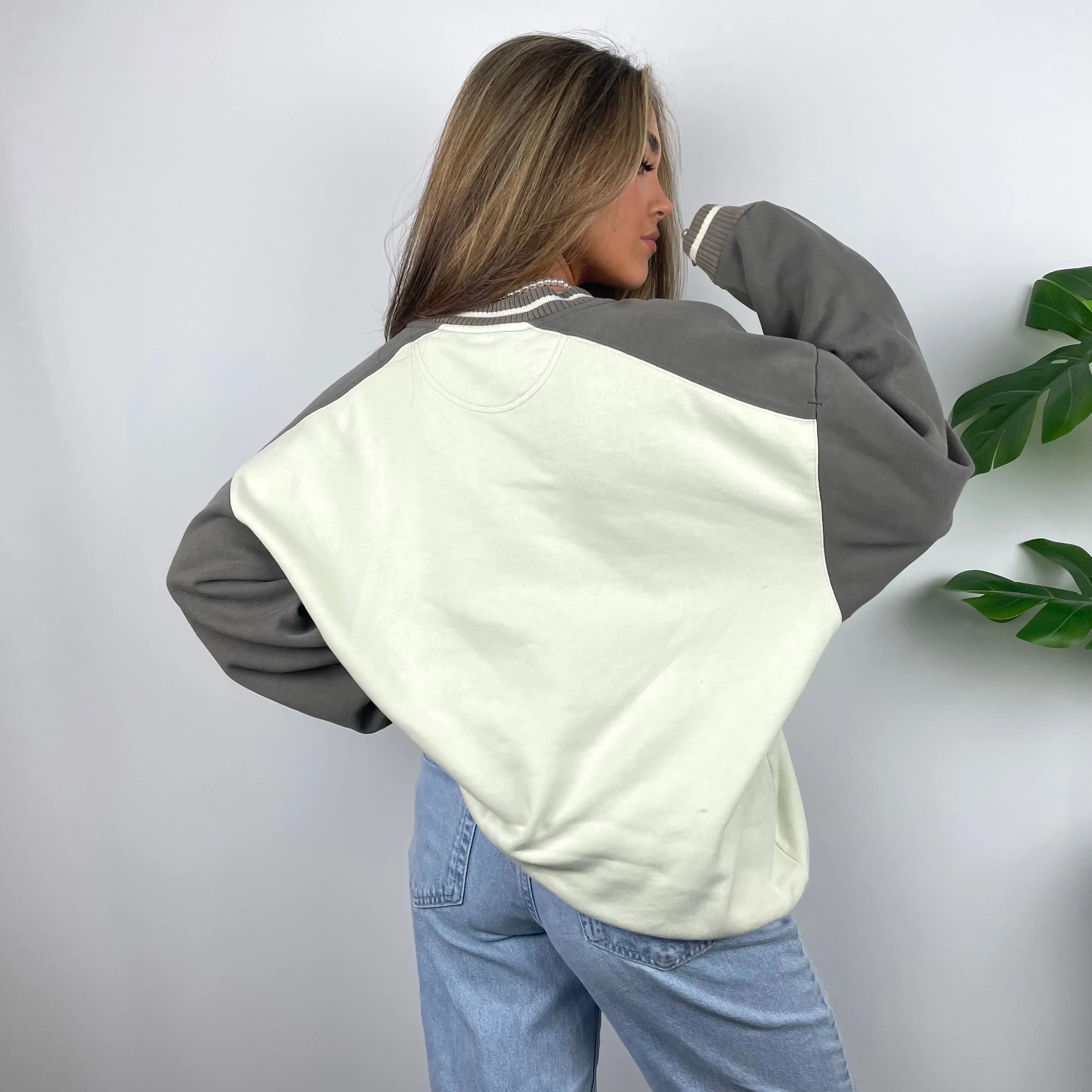 Nike Cream & Brown Embroidered Spell Out Sweatshirt (XL) - Image 4