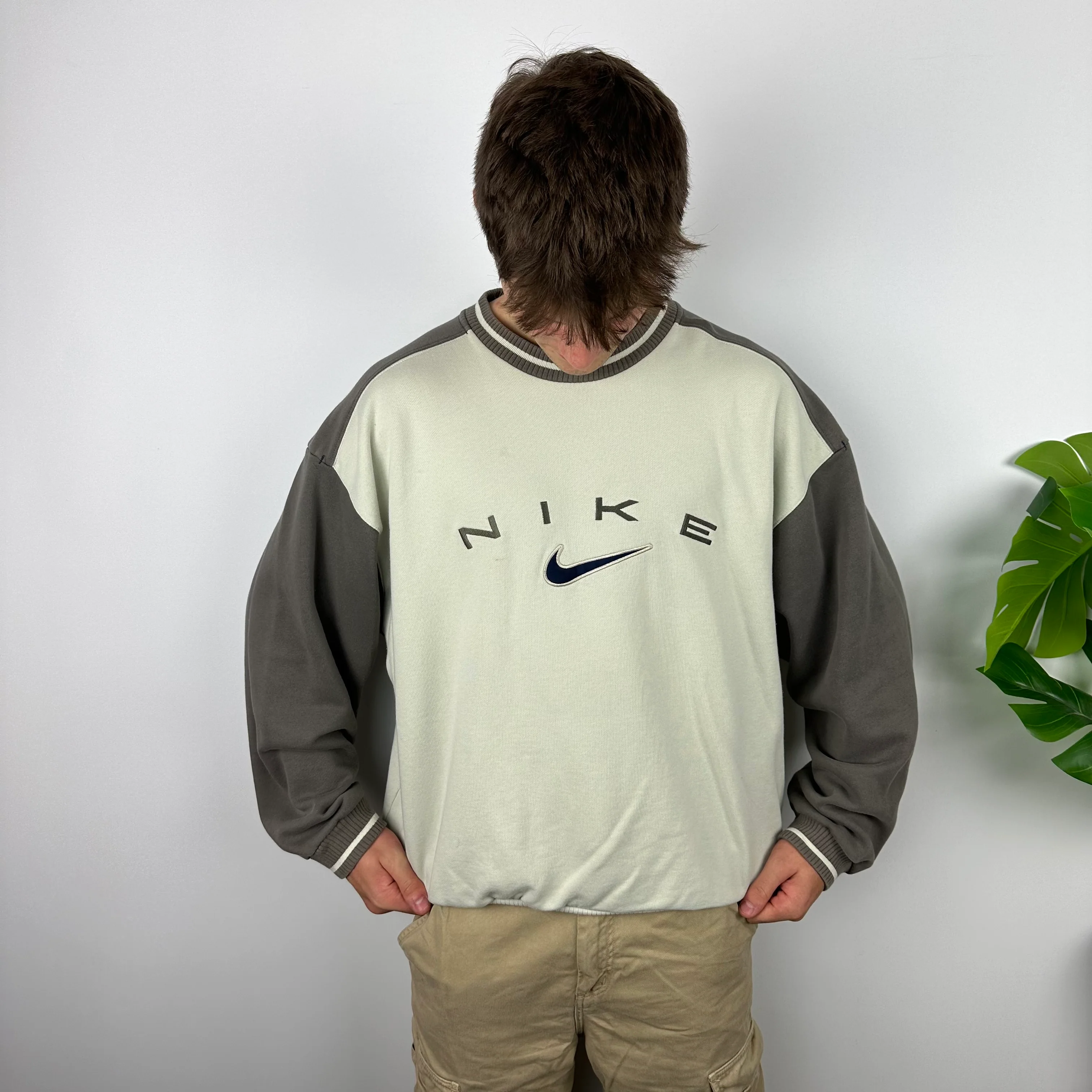 Nike Cream & Brown Embroidered Spell Out Sweatshirt (XL) - Image 5