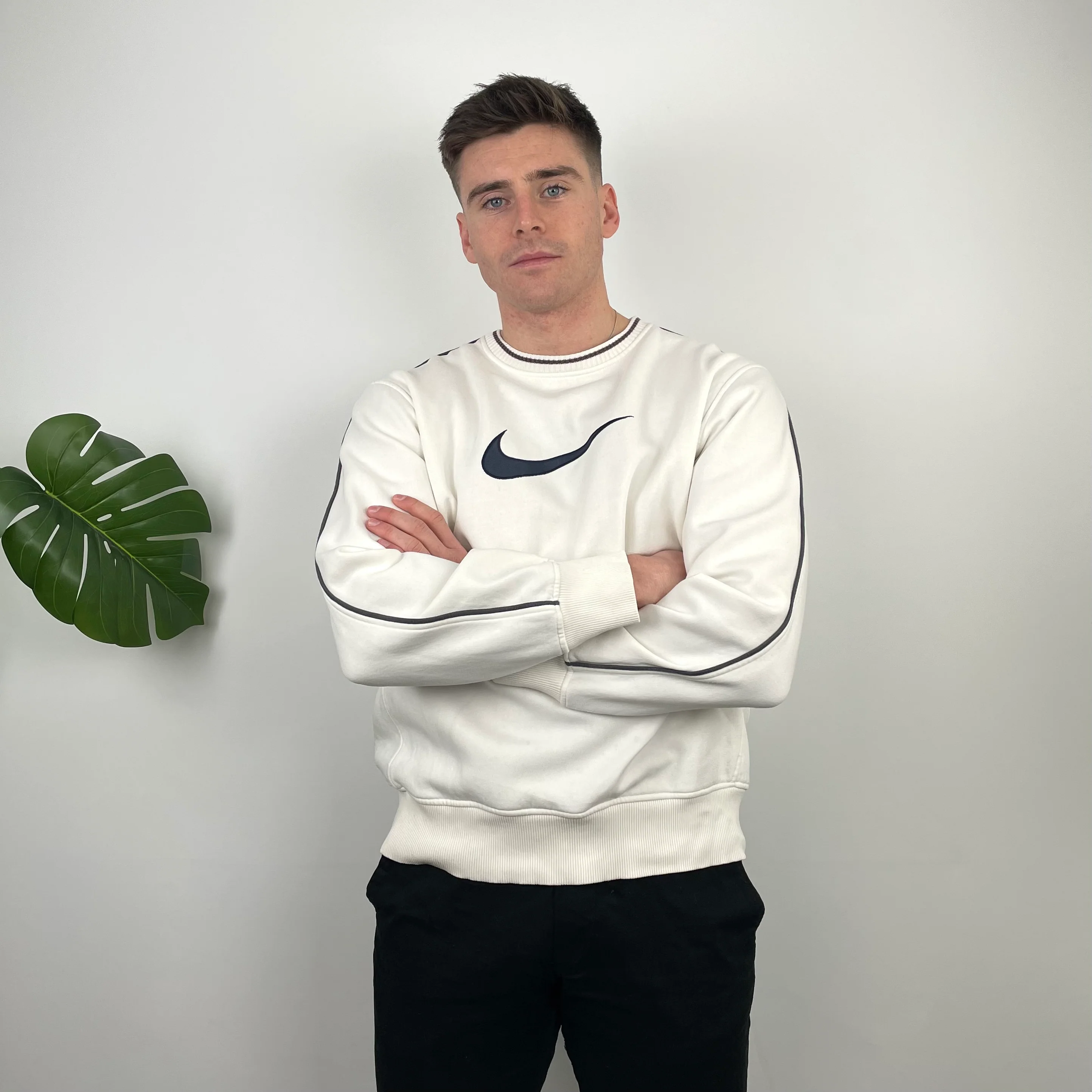Nike White Embroidered Swoosh Sweatshirt (L) - Image 3