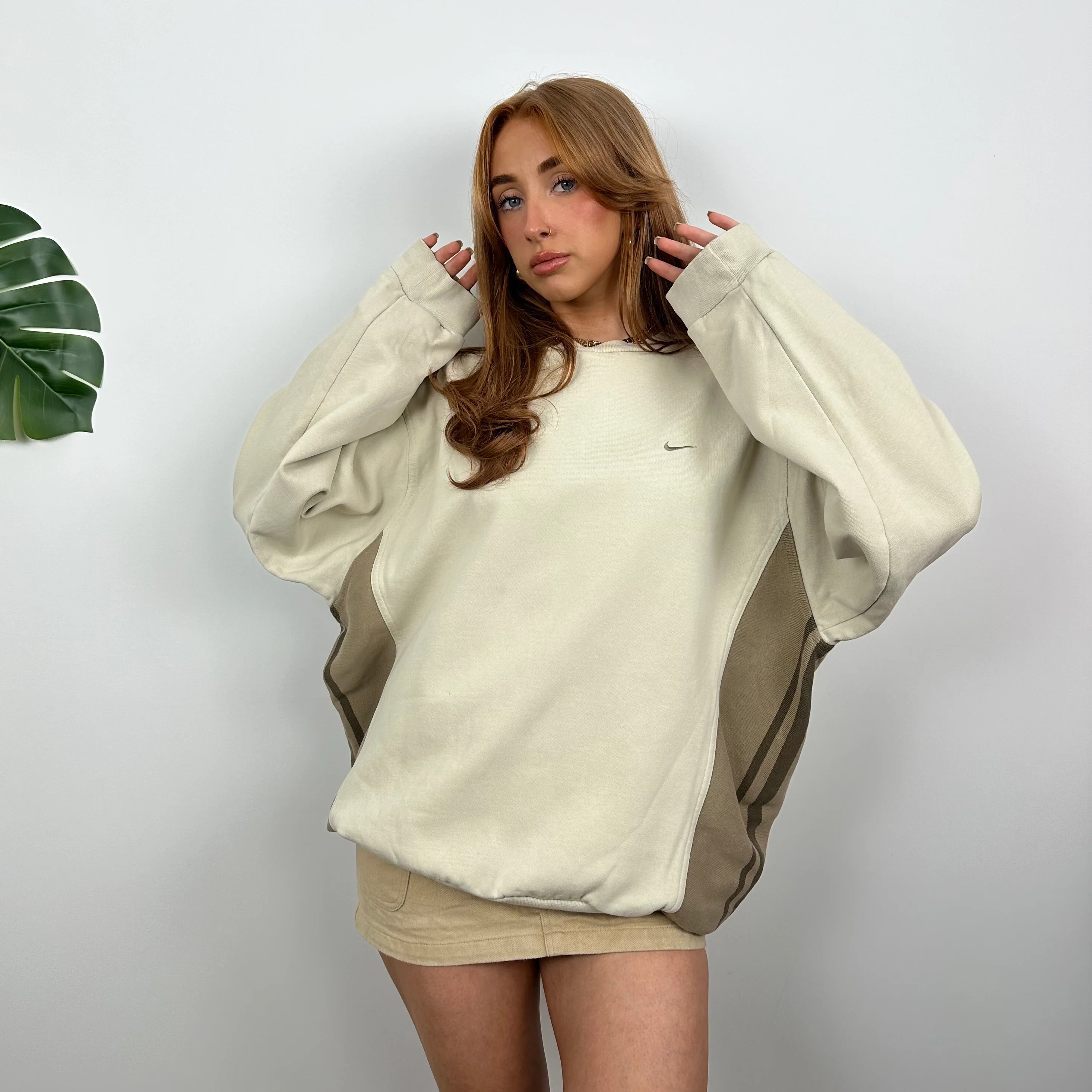 Nike Cream Embroidered Swoosh Sweatshirt (L) - Image 5
