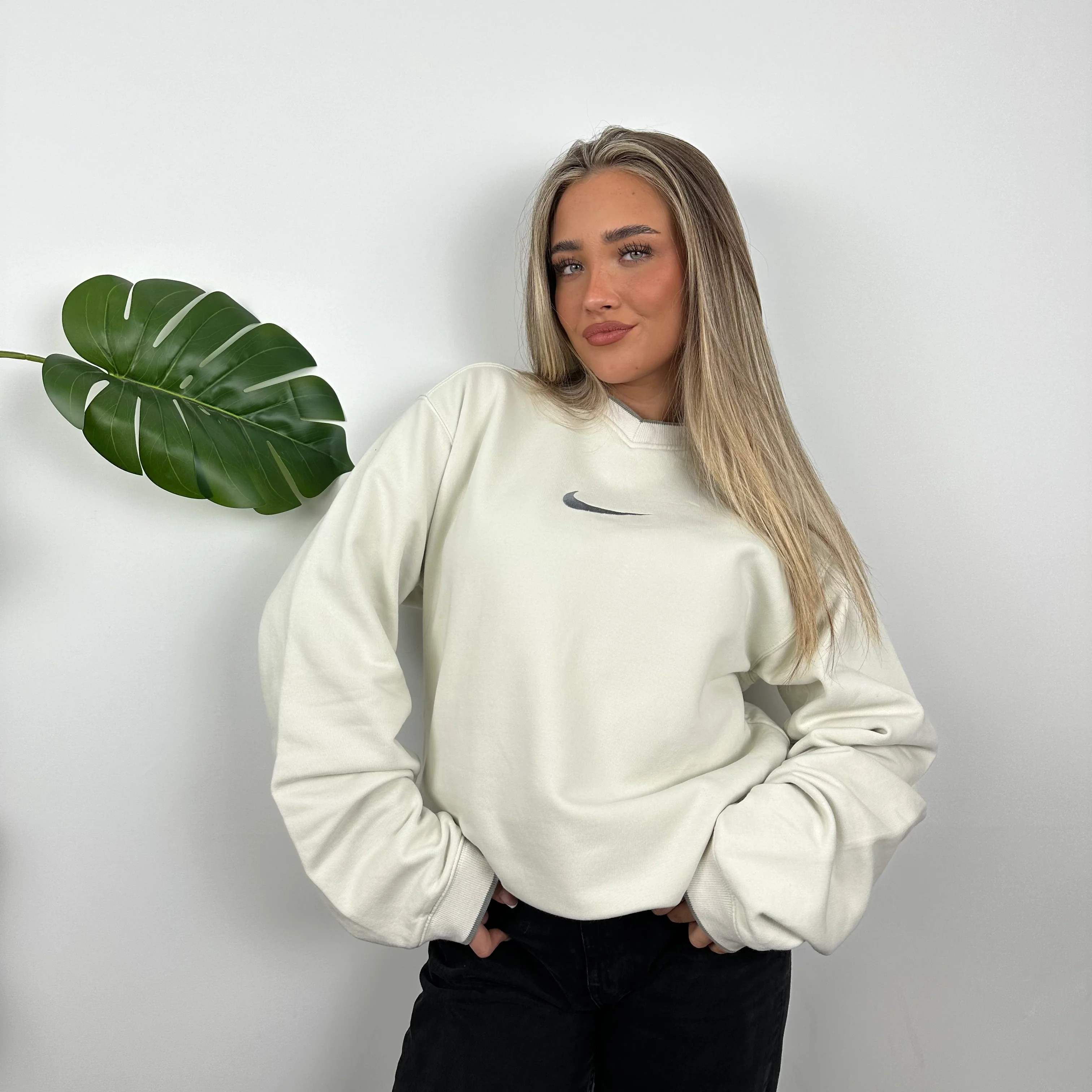 Nike Cream Embroidered Swoosh Sweatshirt (L) - Image 3