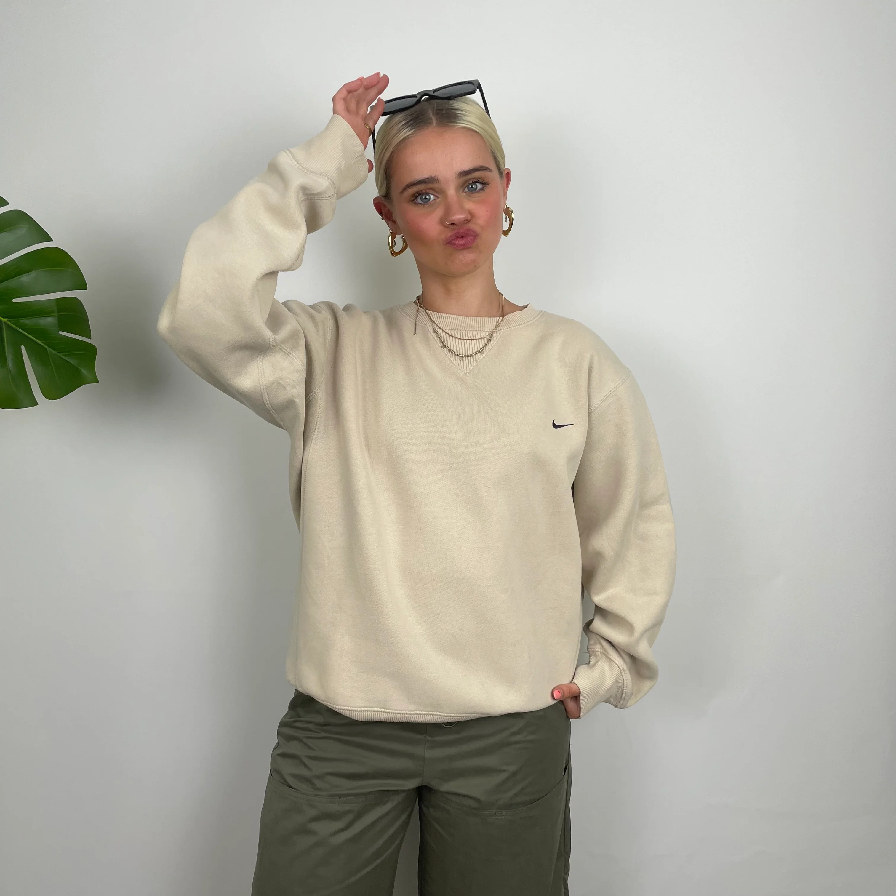 Nike Cream Embroidered Swoosh Sweatshirt (M) - Image 3