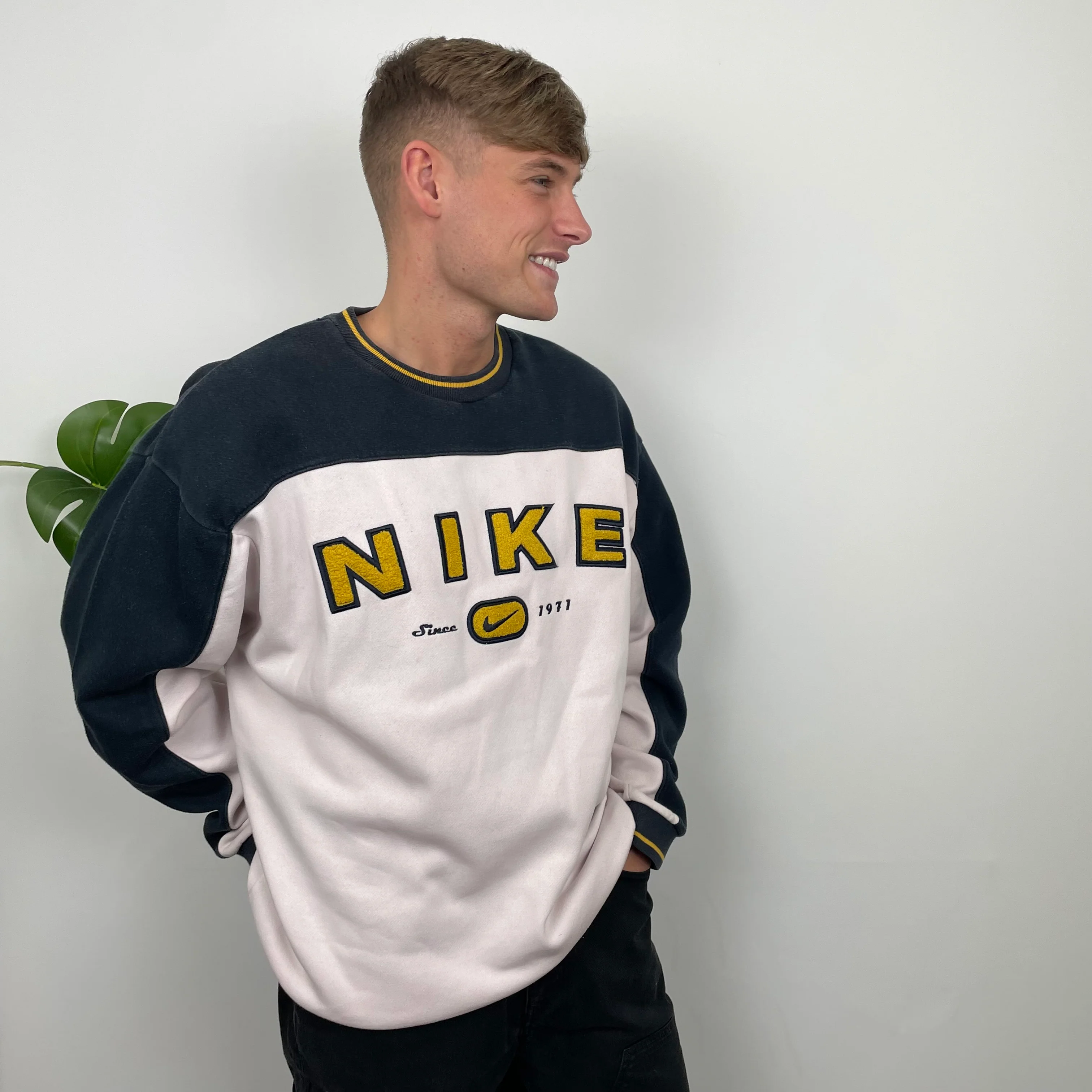 Nike Embroidered Spell Out Sweatshirt (L) - Image 2