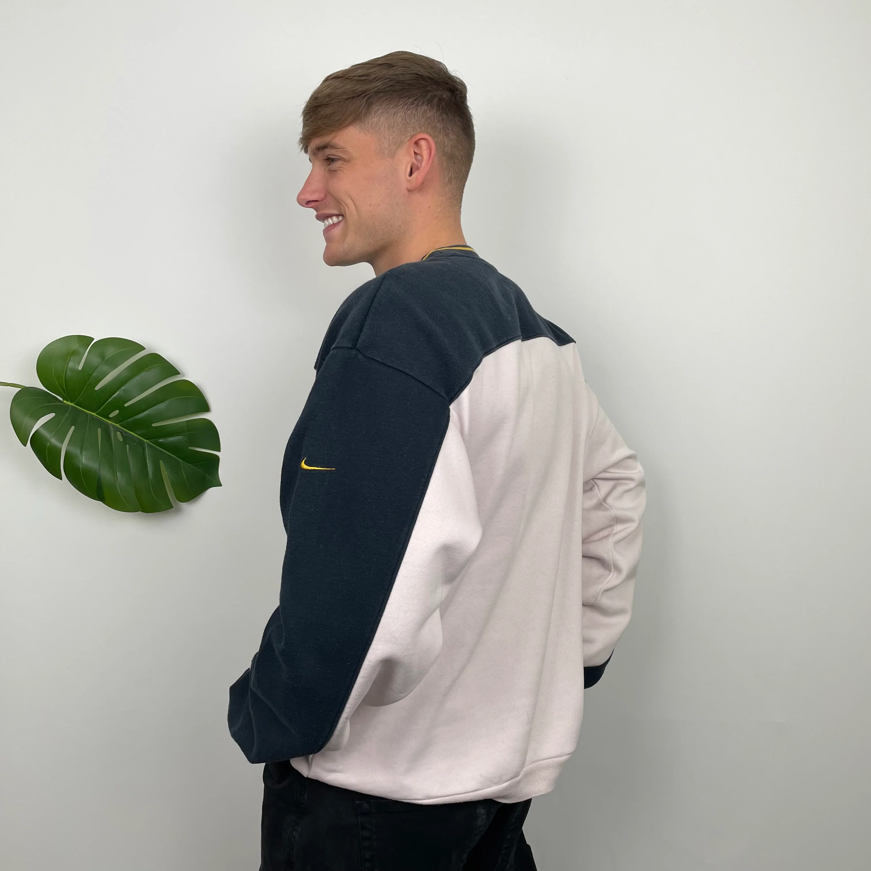 Nike Embroidered Spell Out Sweatshirt (L) - Image 6