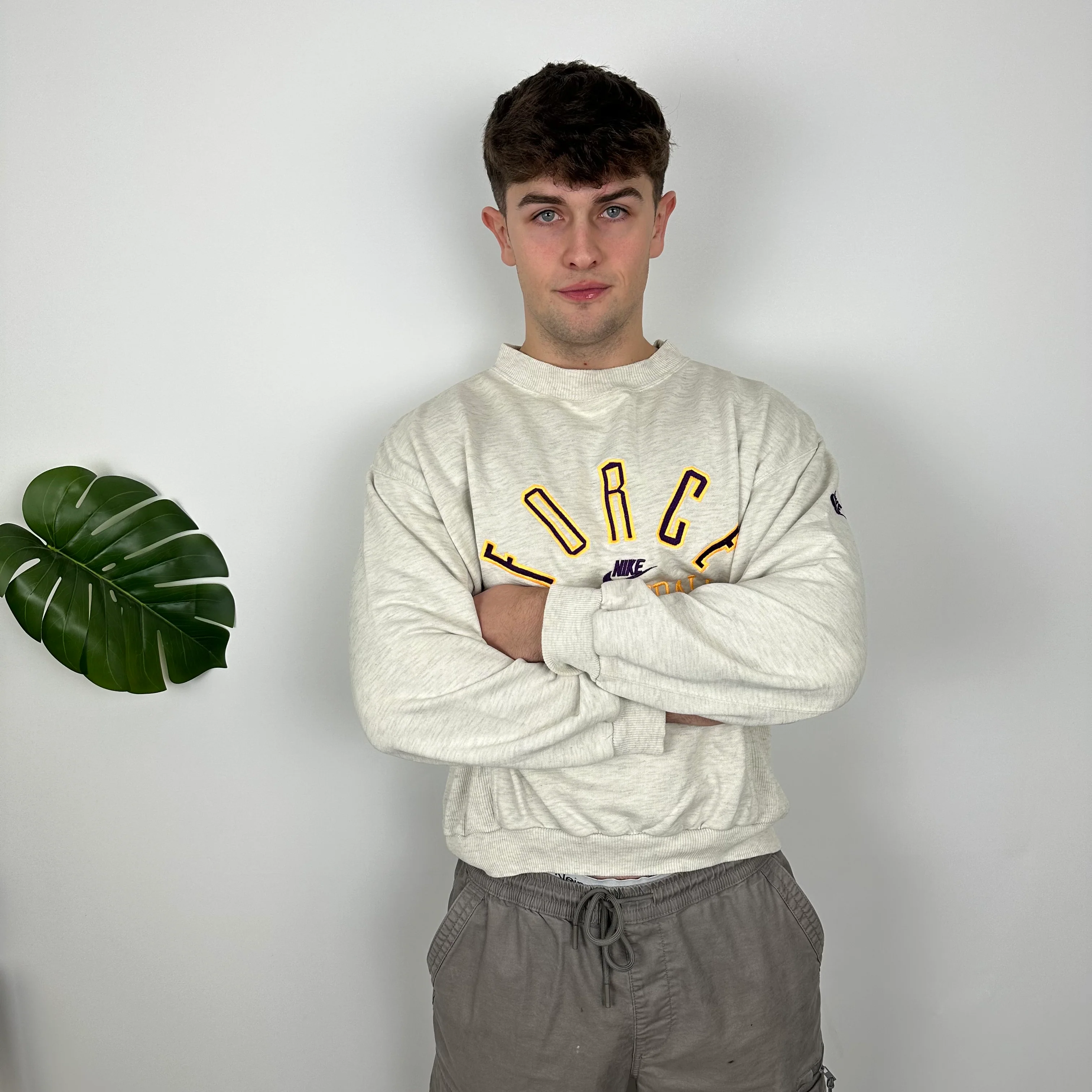 Nike Force Basketball RARE Grey Embroidered Spell Out Sweatshirt (M) - Image 3