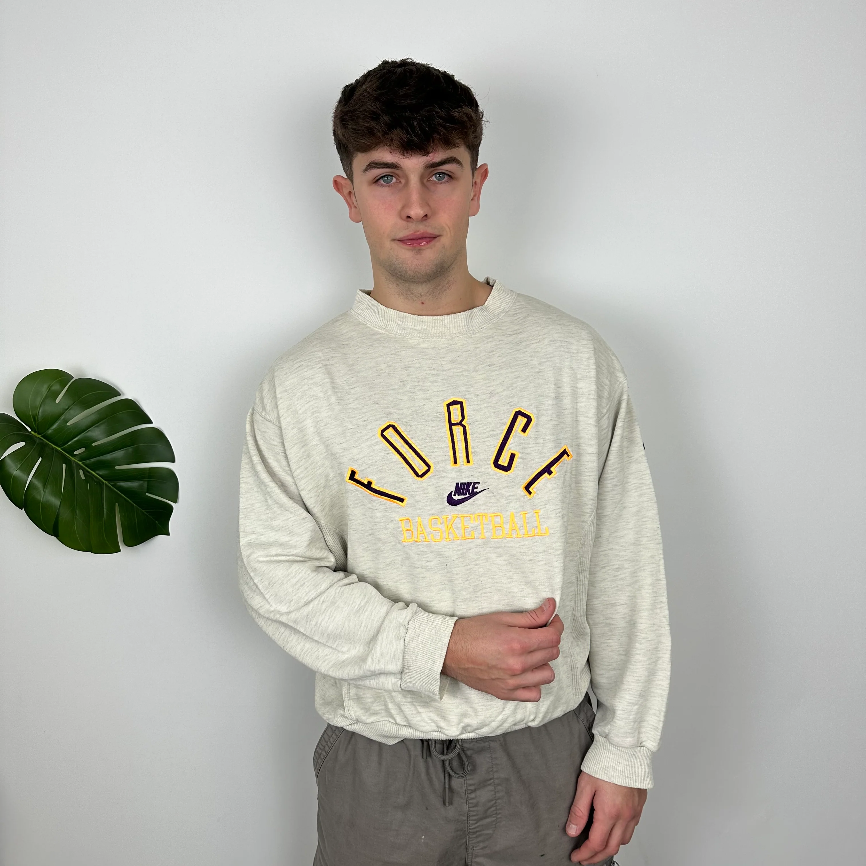 Nike Force Basketball RARE Grey Embroidered Spell Out Sweatshirt (M) - Image 4