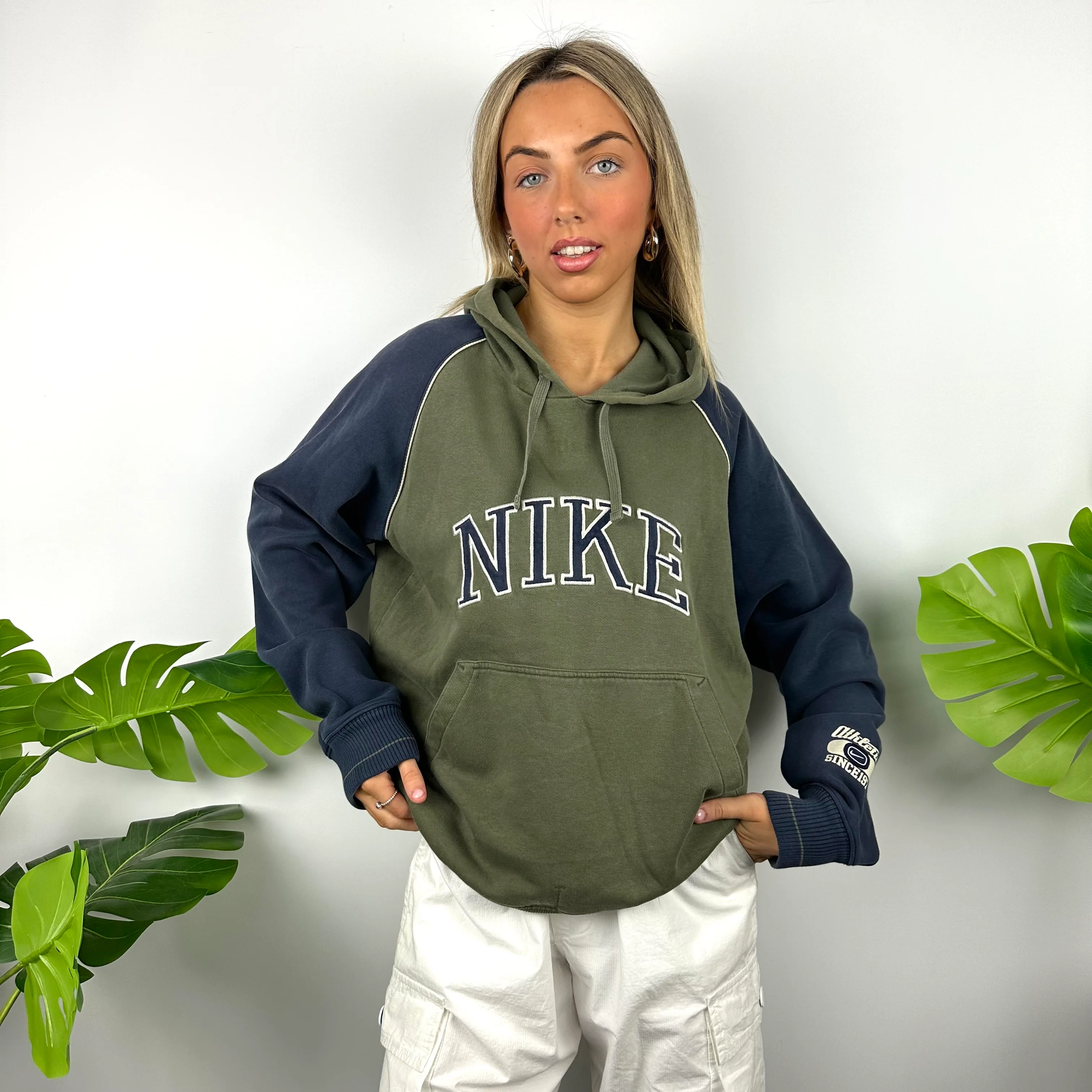 Nike Green Embroidered Spell Out Hoodie (M) - Image 2