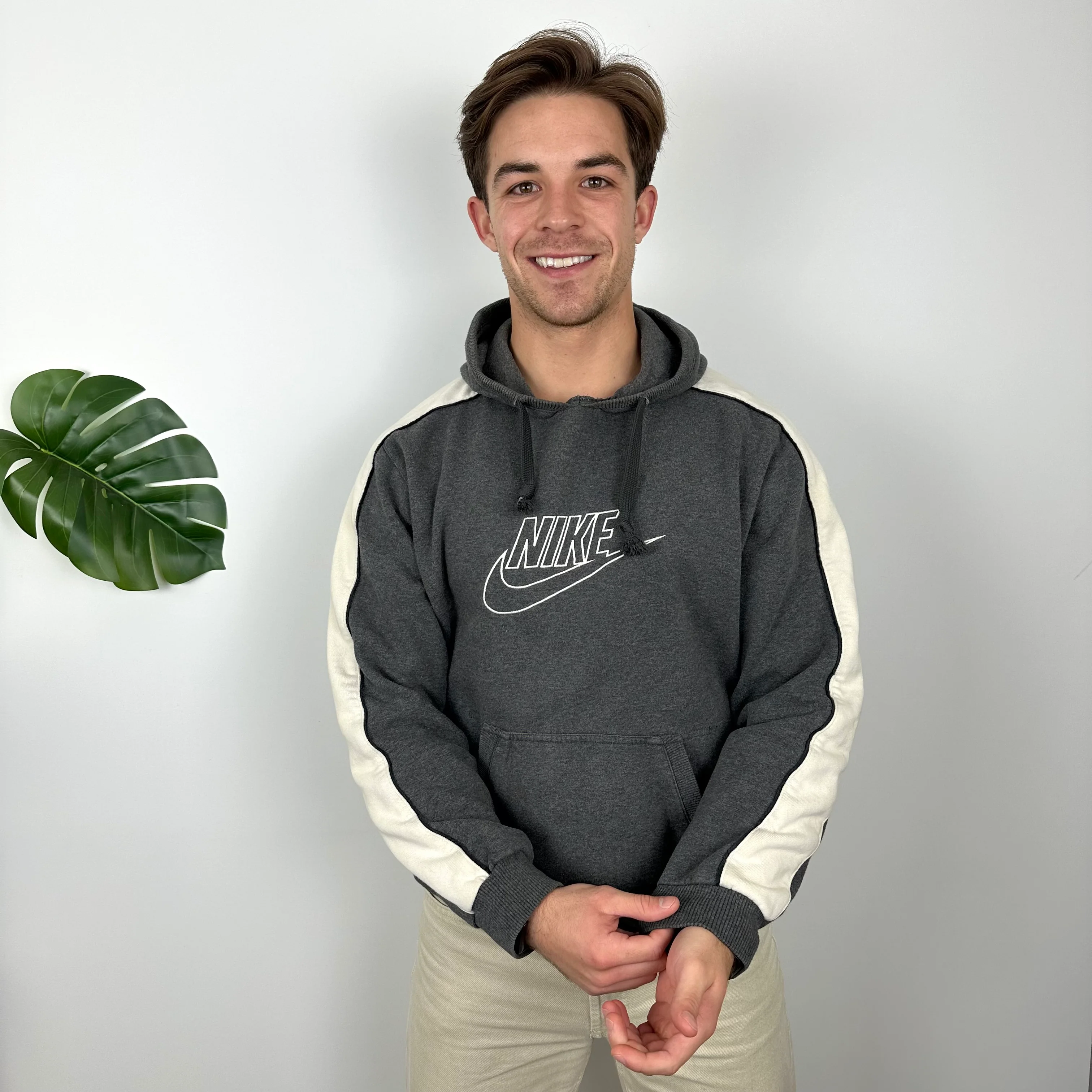 Nike Grey Embroidered Spell Out Hoodie (M) - Image 4