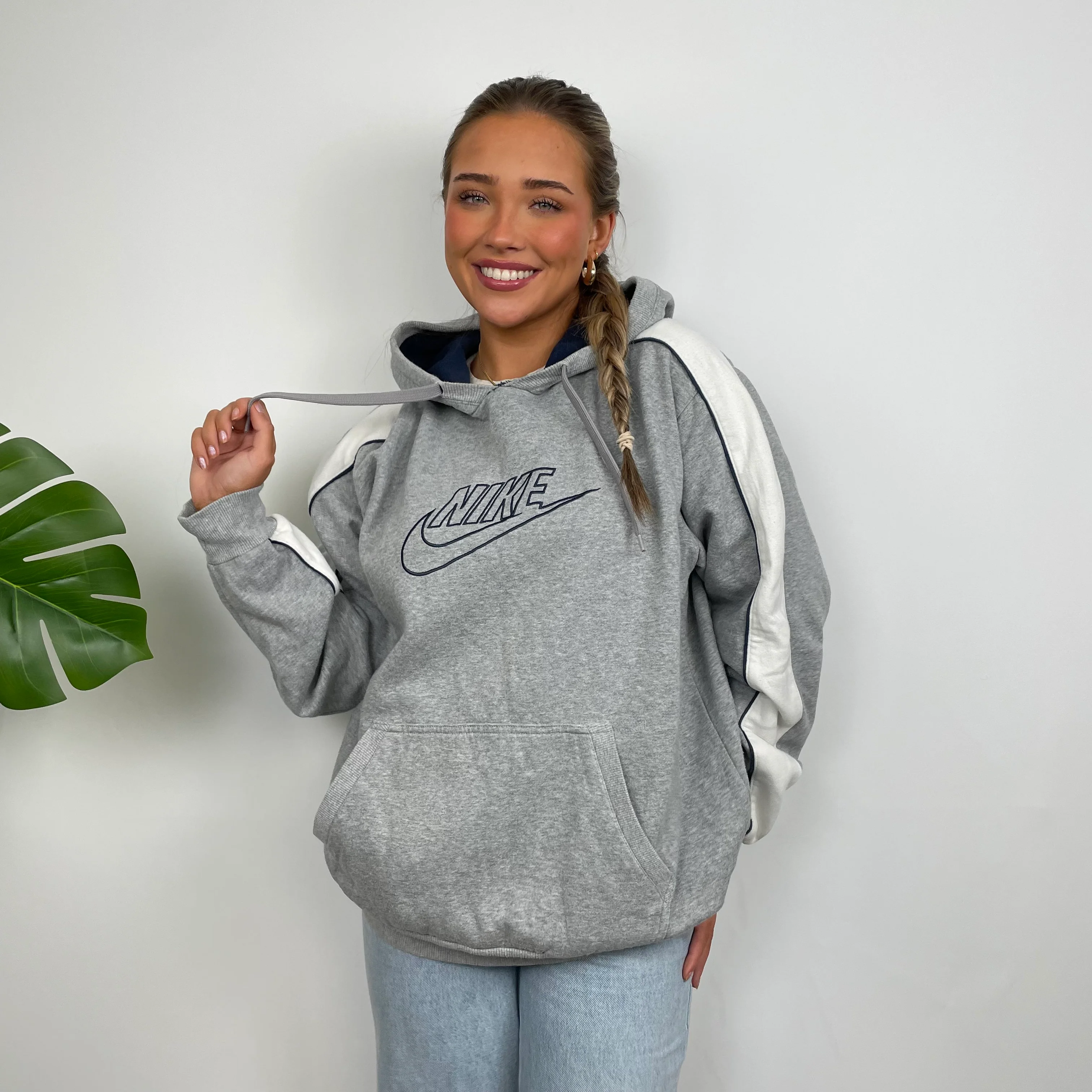 Nike Grey Embroidered Spell Out Hoodie (L) - Image 5