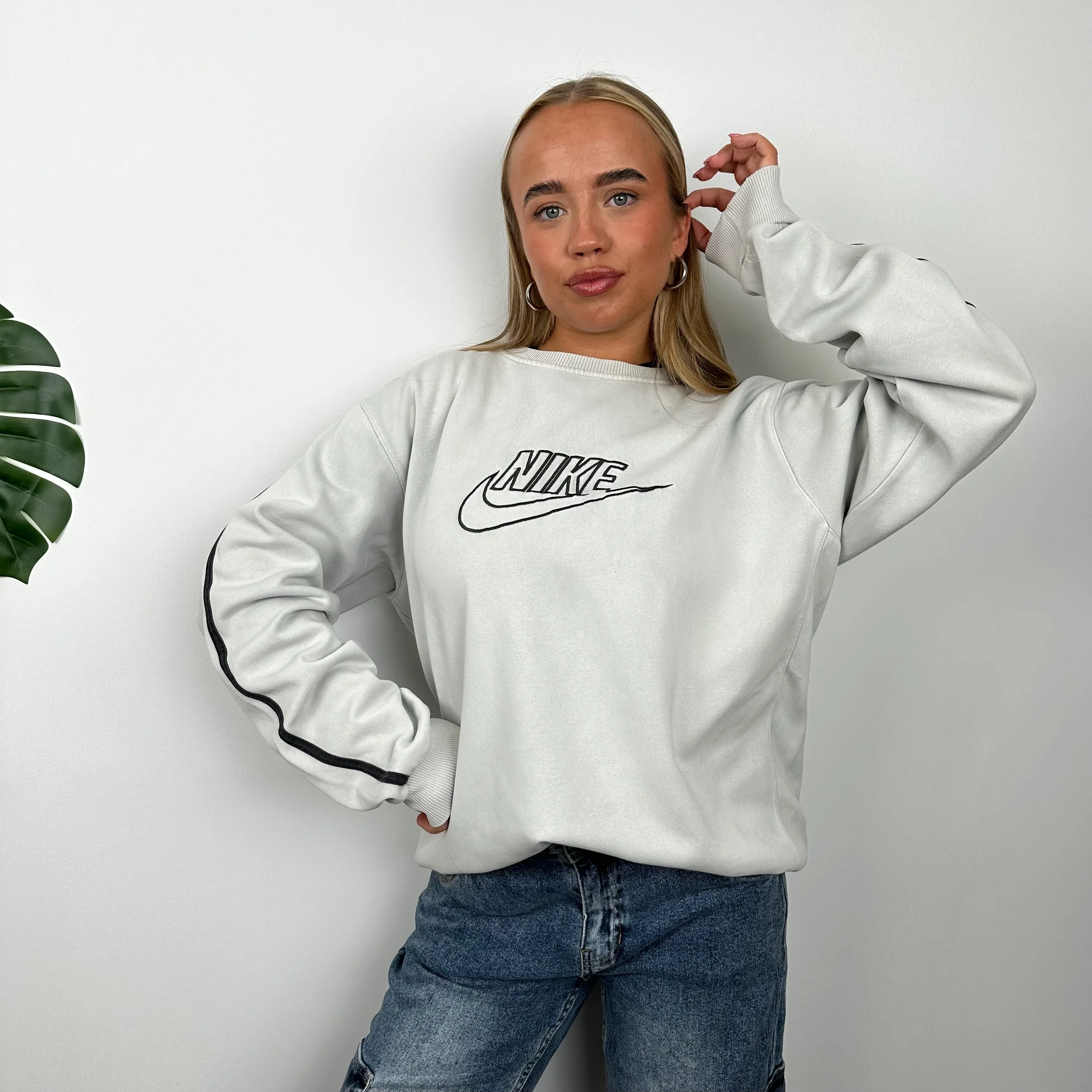 Nike Grey Embroidered Spell Out Sweatshirt (L) - Image 3