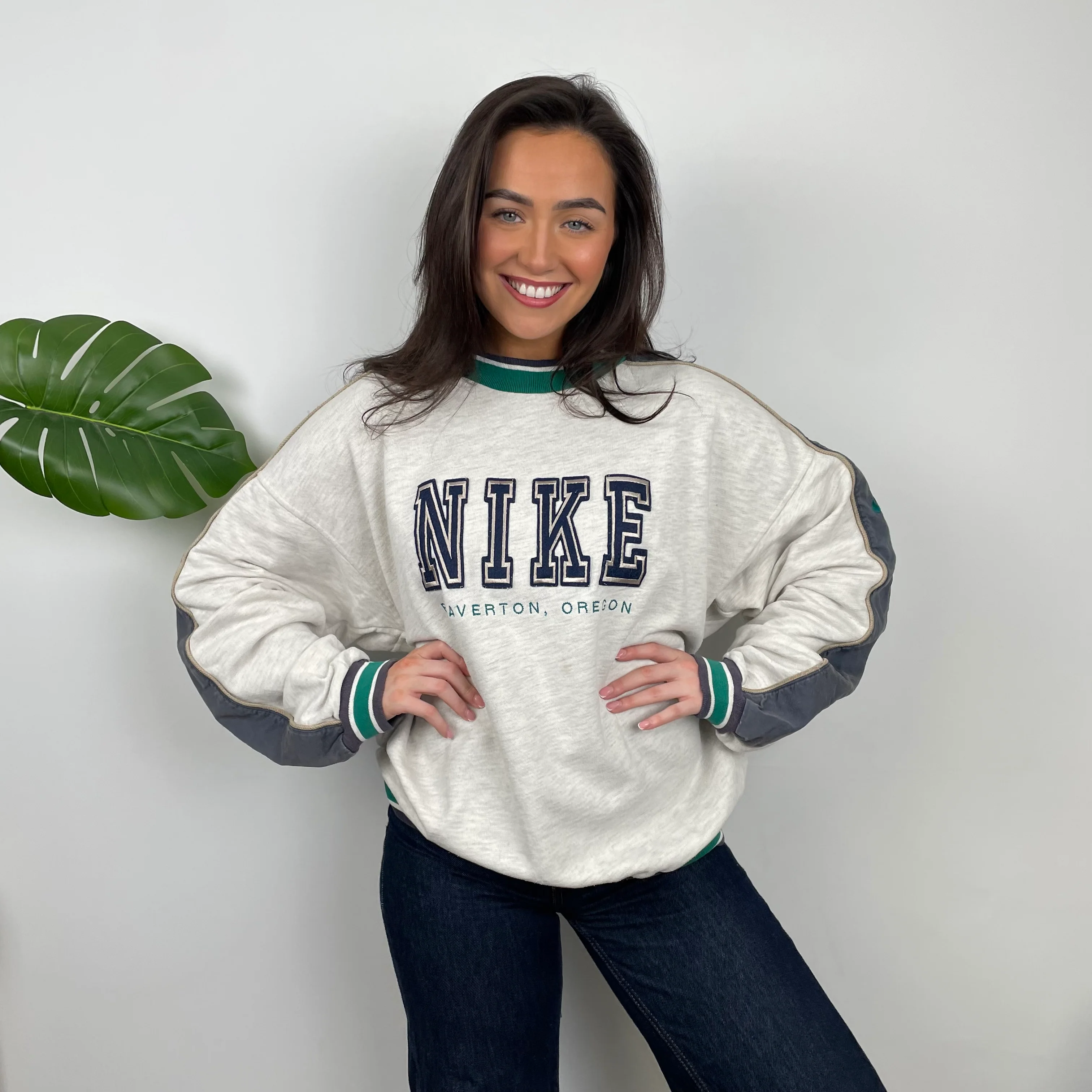 Nike Grey Embroidered Spell Out Sweatshirt (L)
