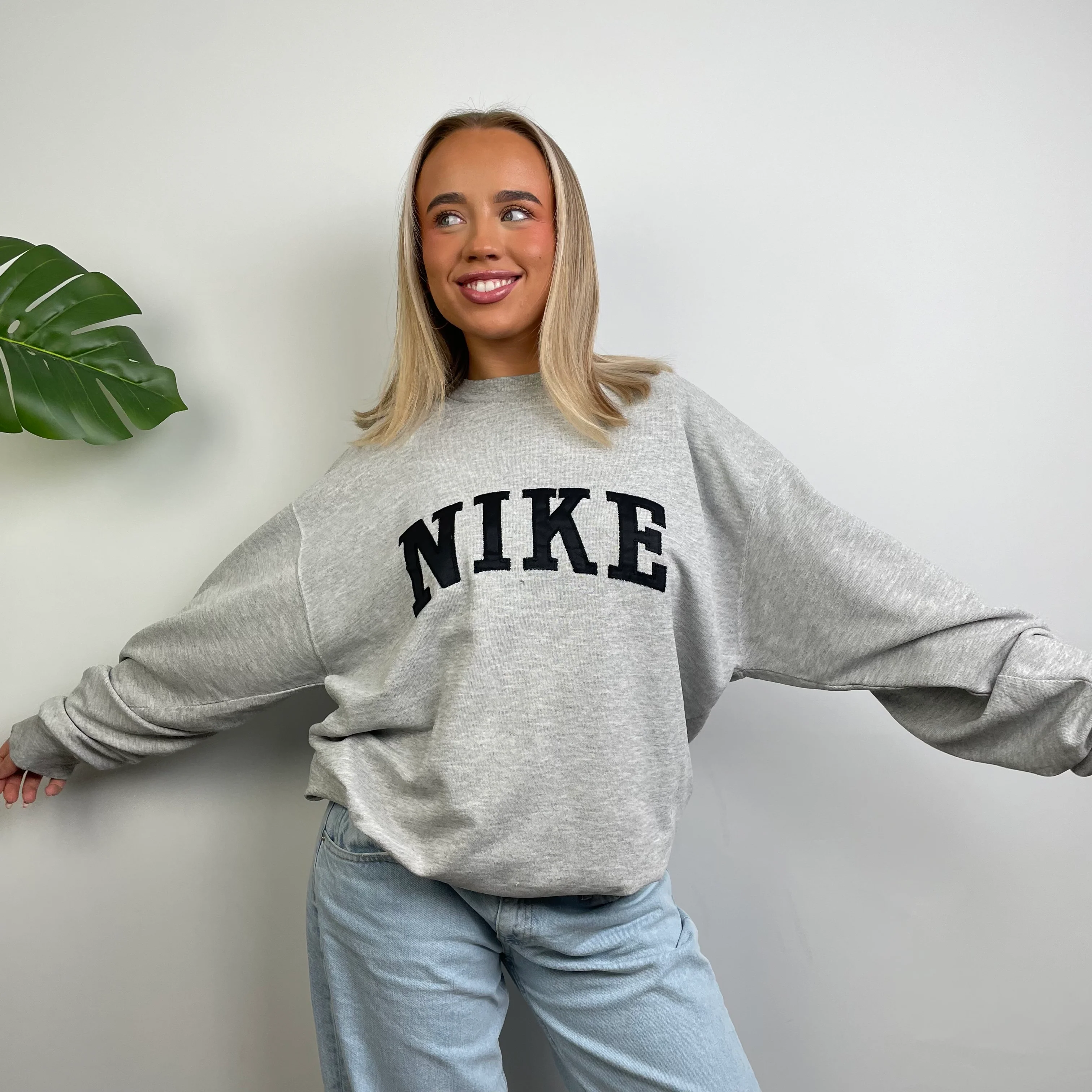 Nike Grey Embroidered Spell Out Sweatshirt (L) - Image 3