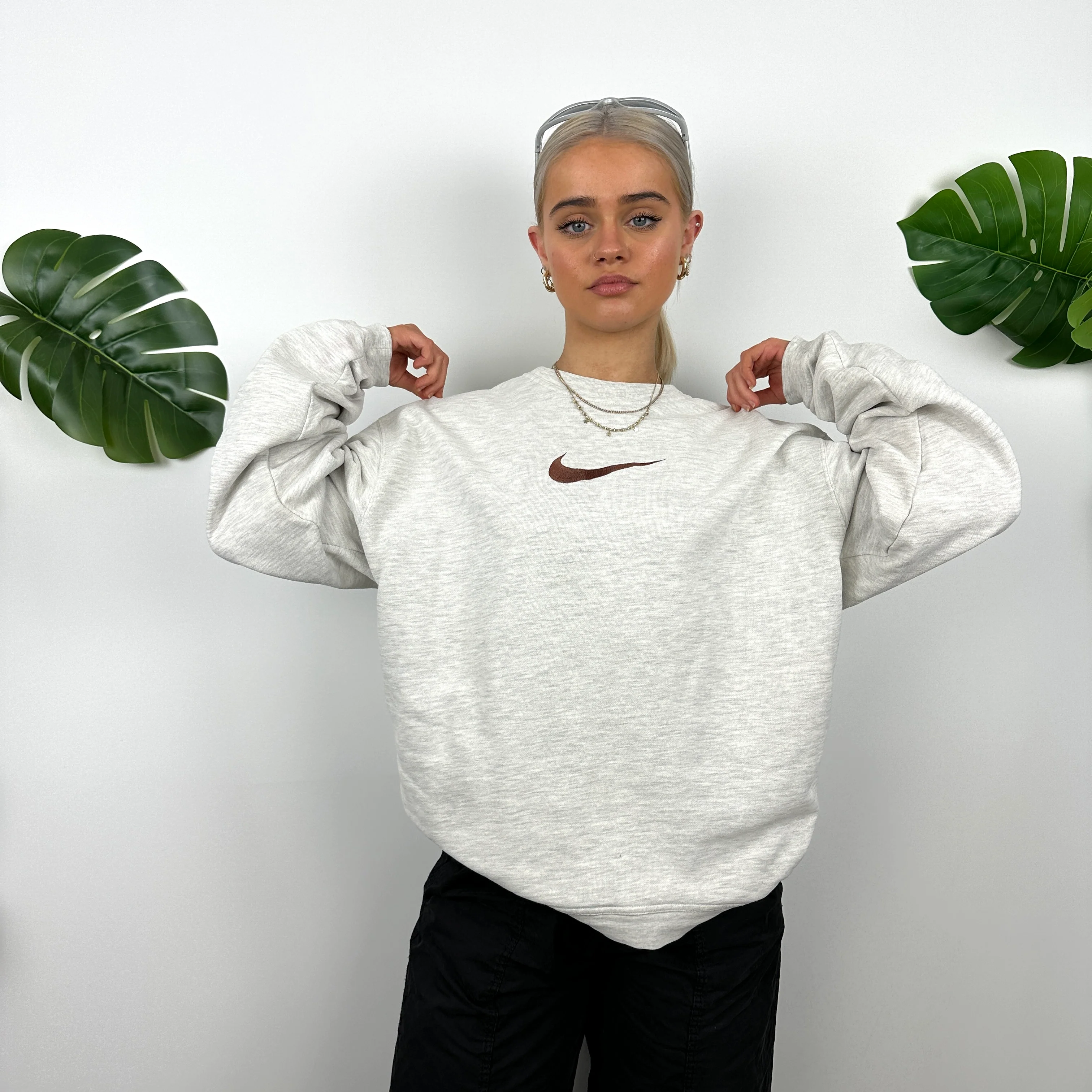 Nike Grey Embroidered Spell Out Sweatshirt (M) - Image 5