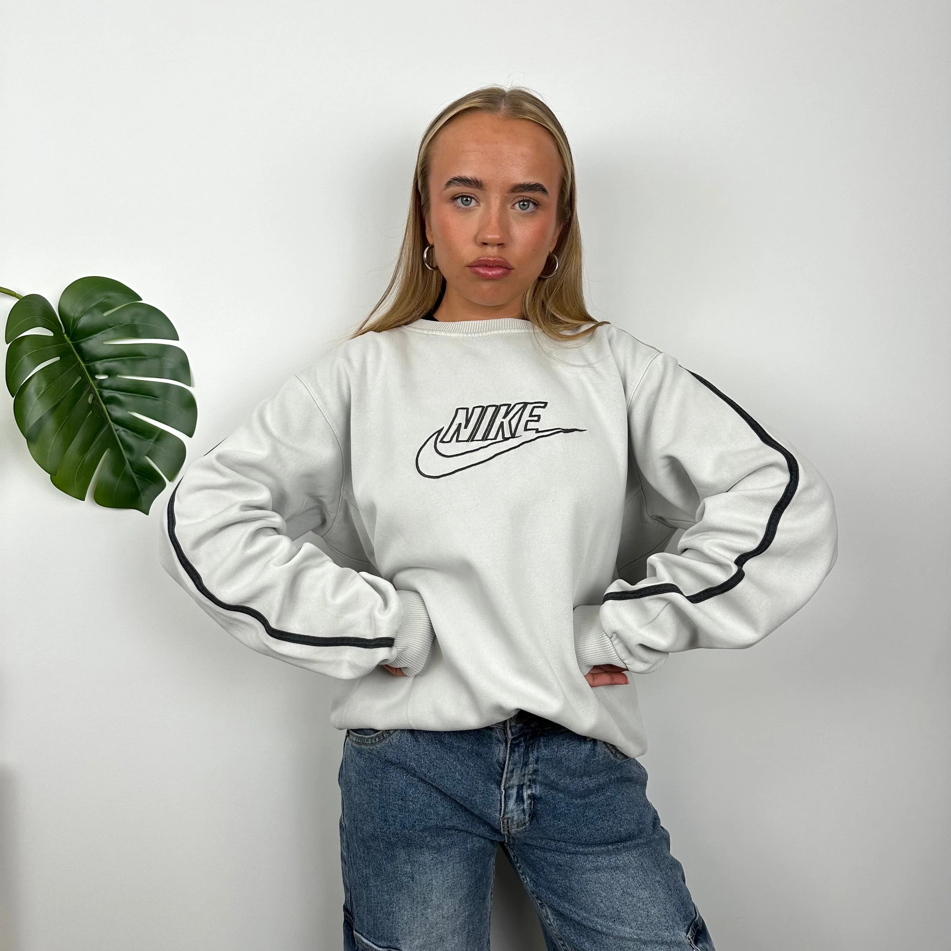 Nike White Grey Embroidered Spell Out Sweatshirt (M)
