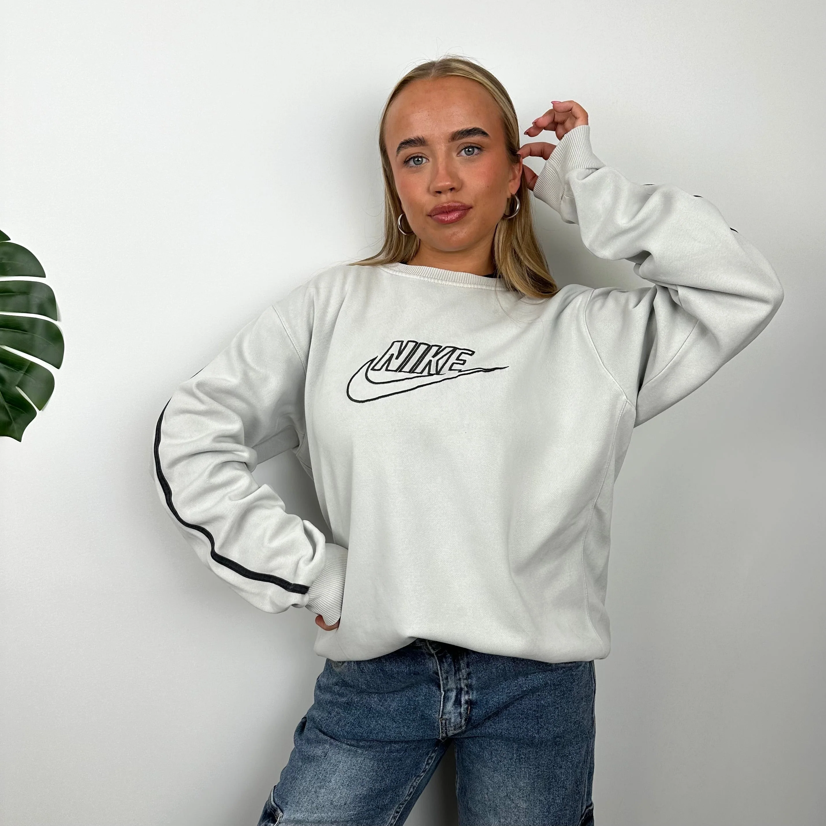 Nike White Grey Embroidered Spell Out Sweatshirt (M) - Image 3
