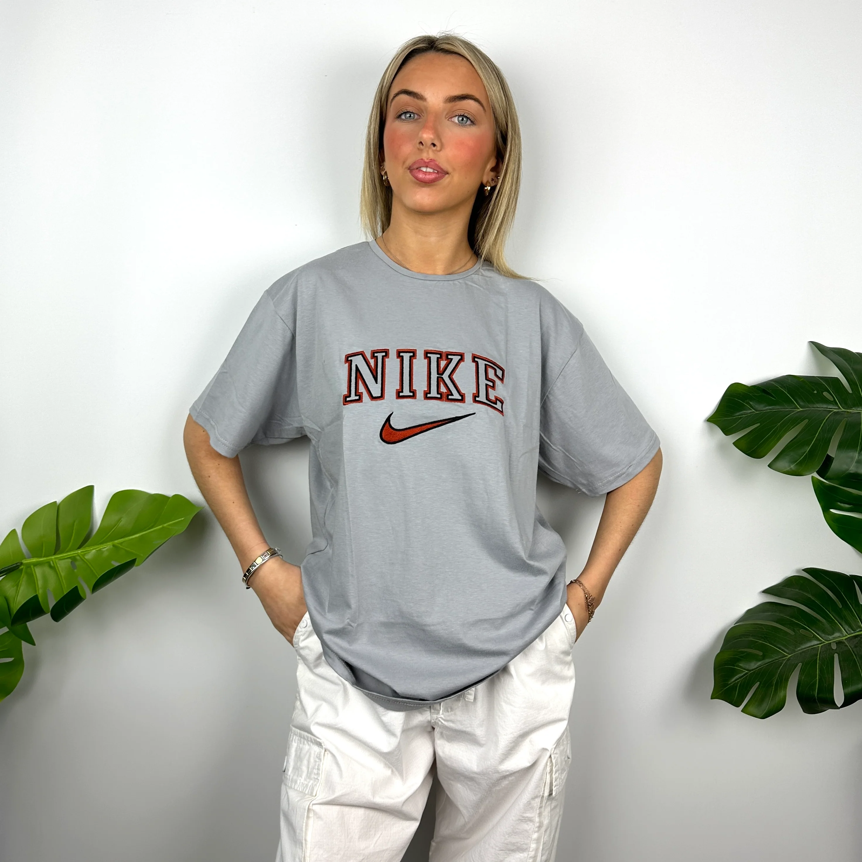 Nike Grey Embroidered Spell Out T Shirt (M) - Image 3