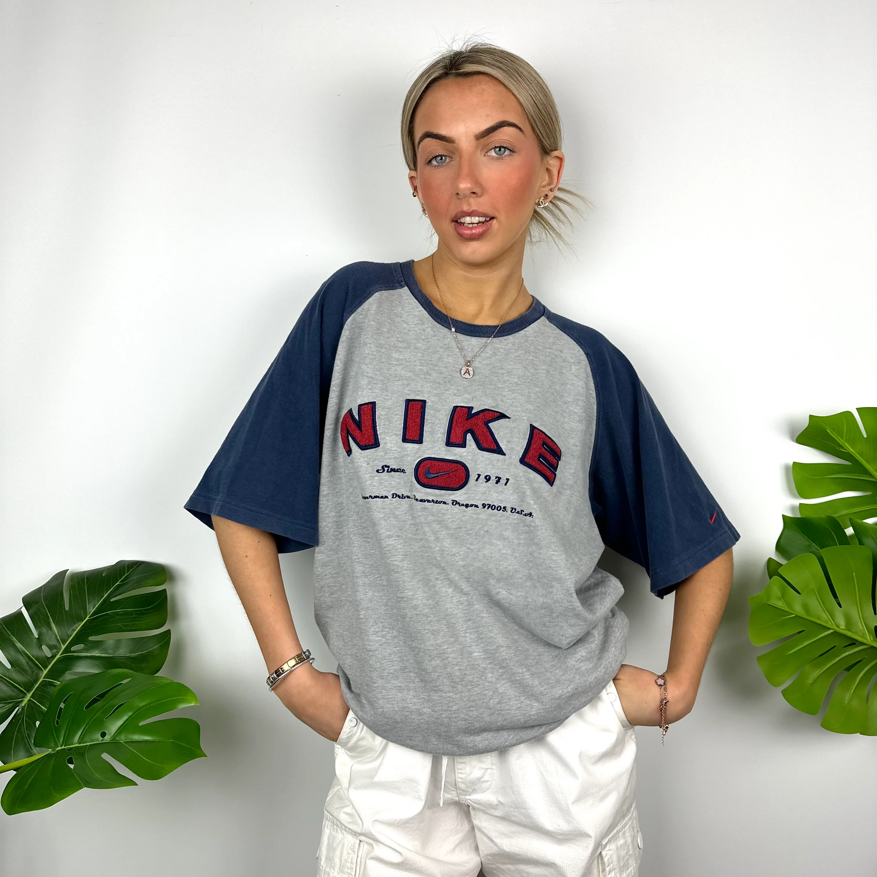 Nike Grey Embroidered Spell Out T Shirt (XL) - Image 2