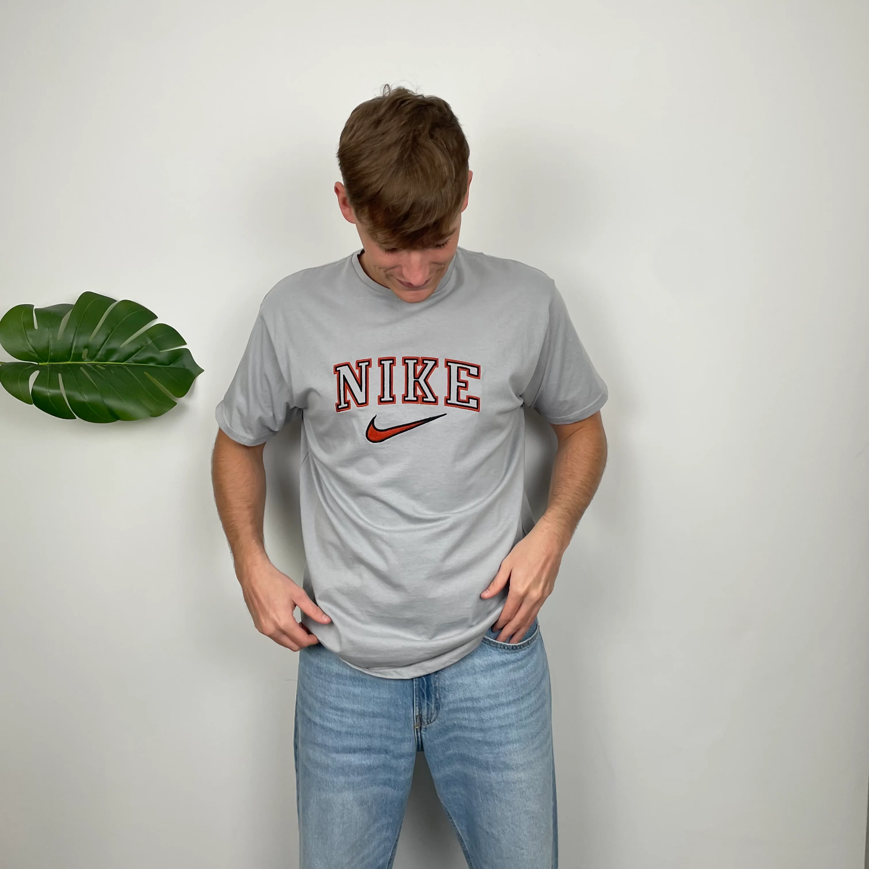 Nike Grey Embroidered Spell Out T Shirt (XL) - Image 5