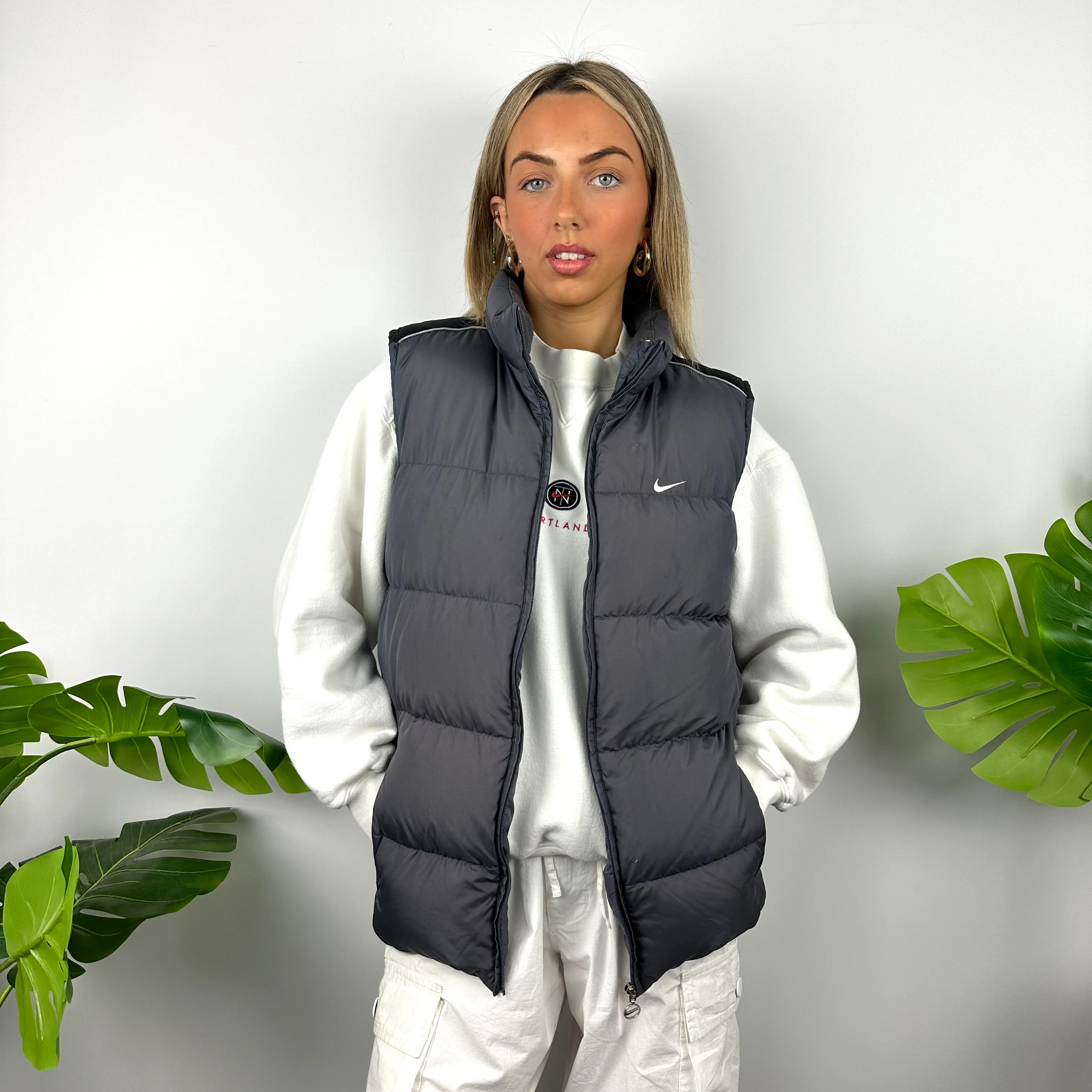Nike Grey Embroidered Swoosh Puffer Gilet (M) - Image 5