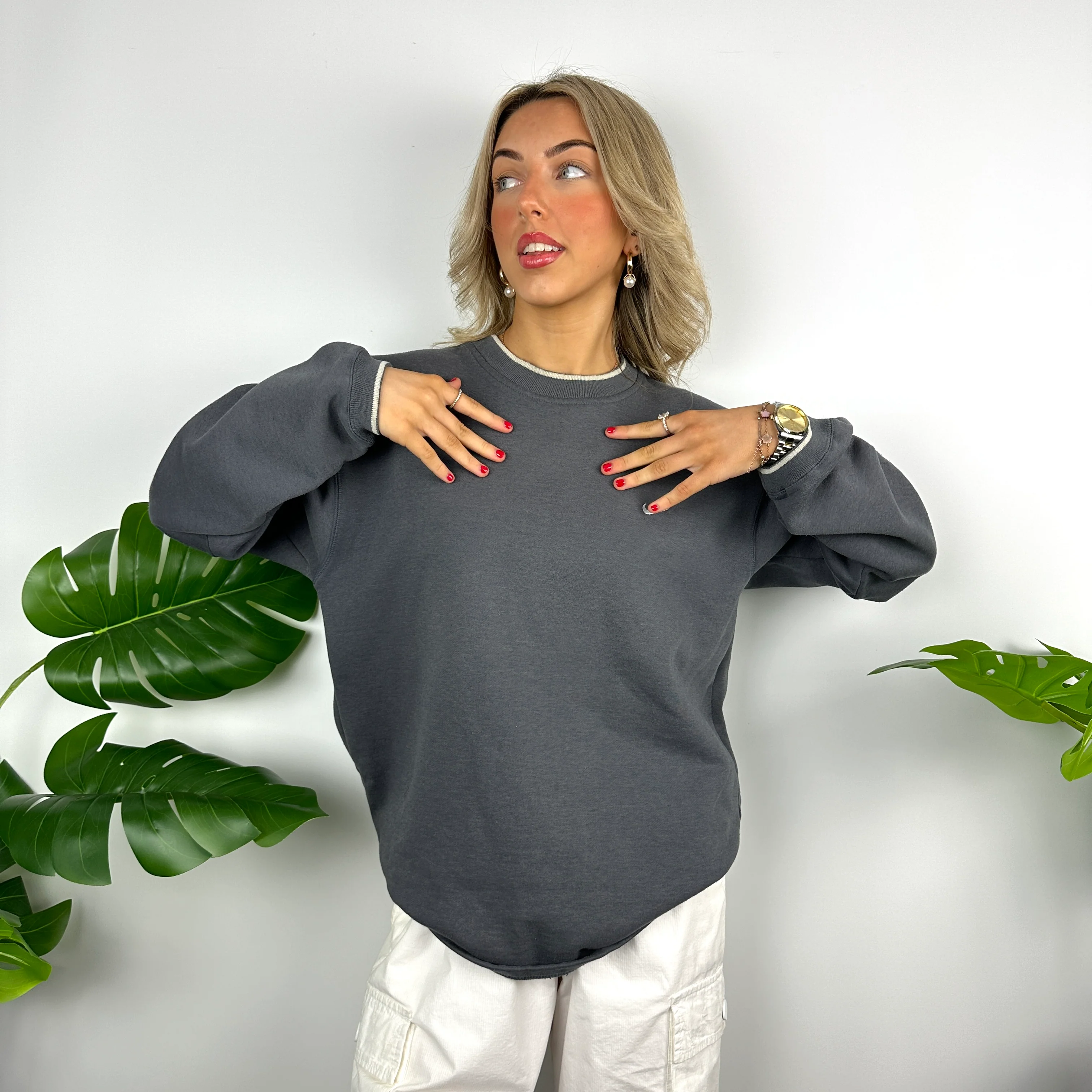 Nike Grey Embroidered Swoosh Sweatshirt (M) - Image 6