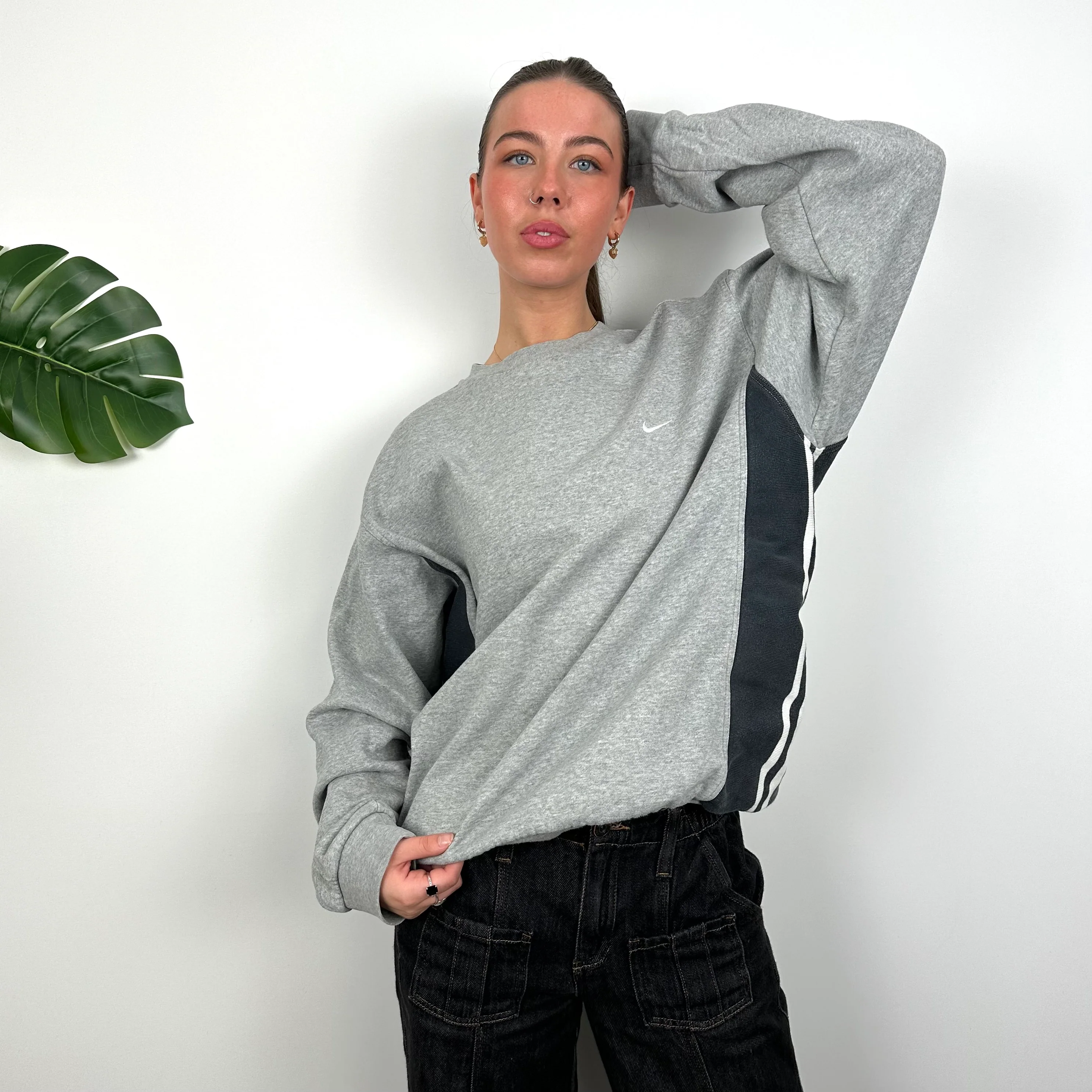 Nike Grey Embroidered Swoosh Sweatshirt (L) - Image 5