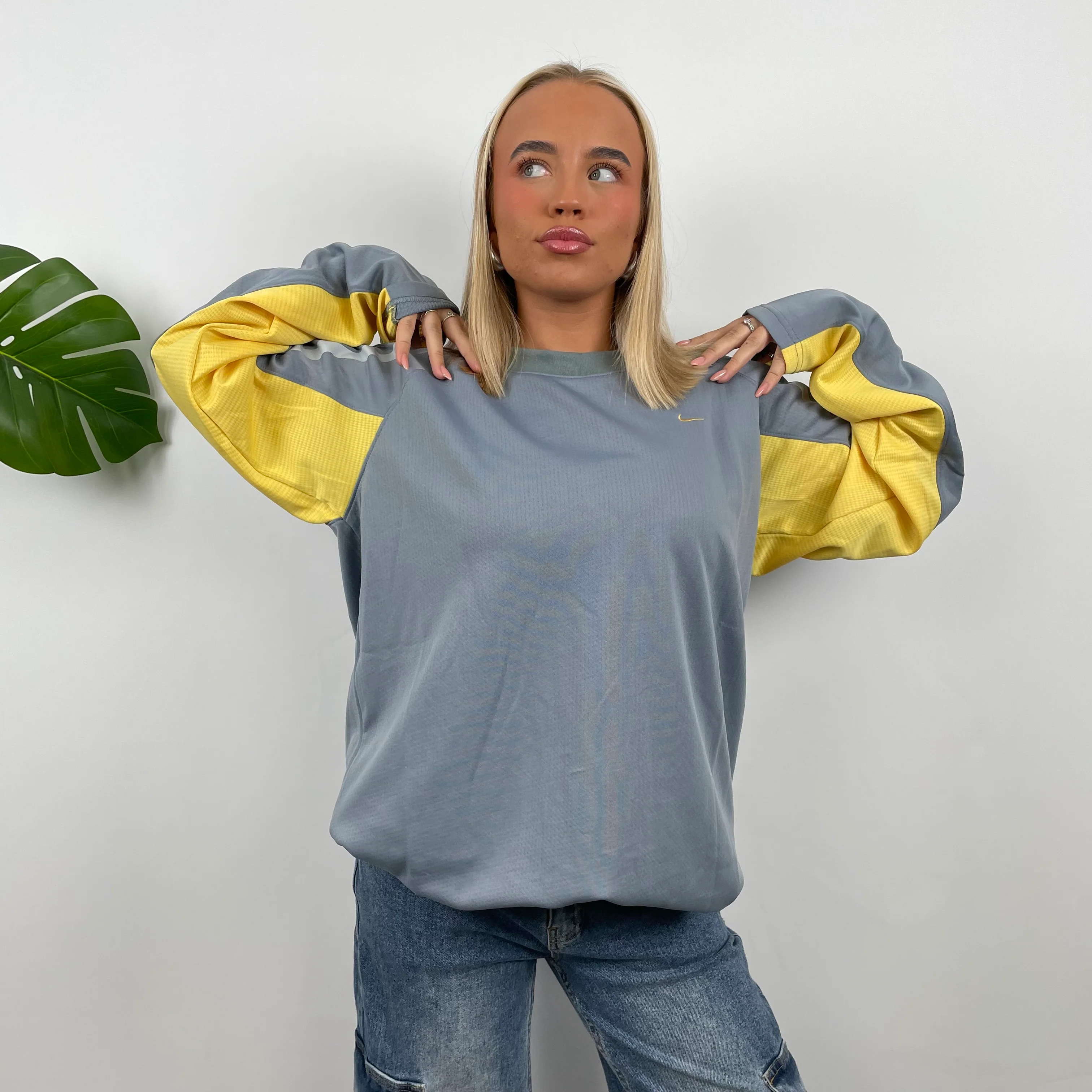 Nike Grey Embroidered Swoosh Sweatshirt (XL) - Image 3