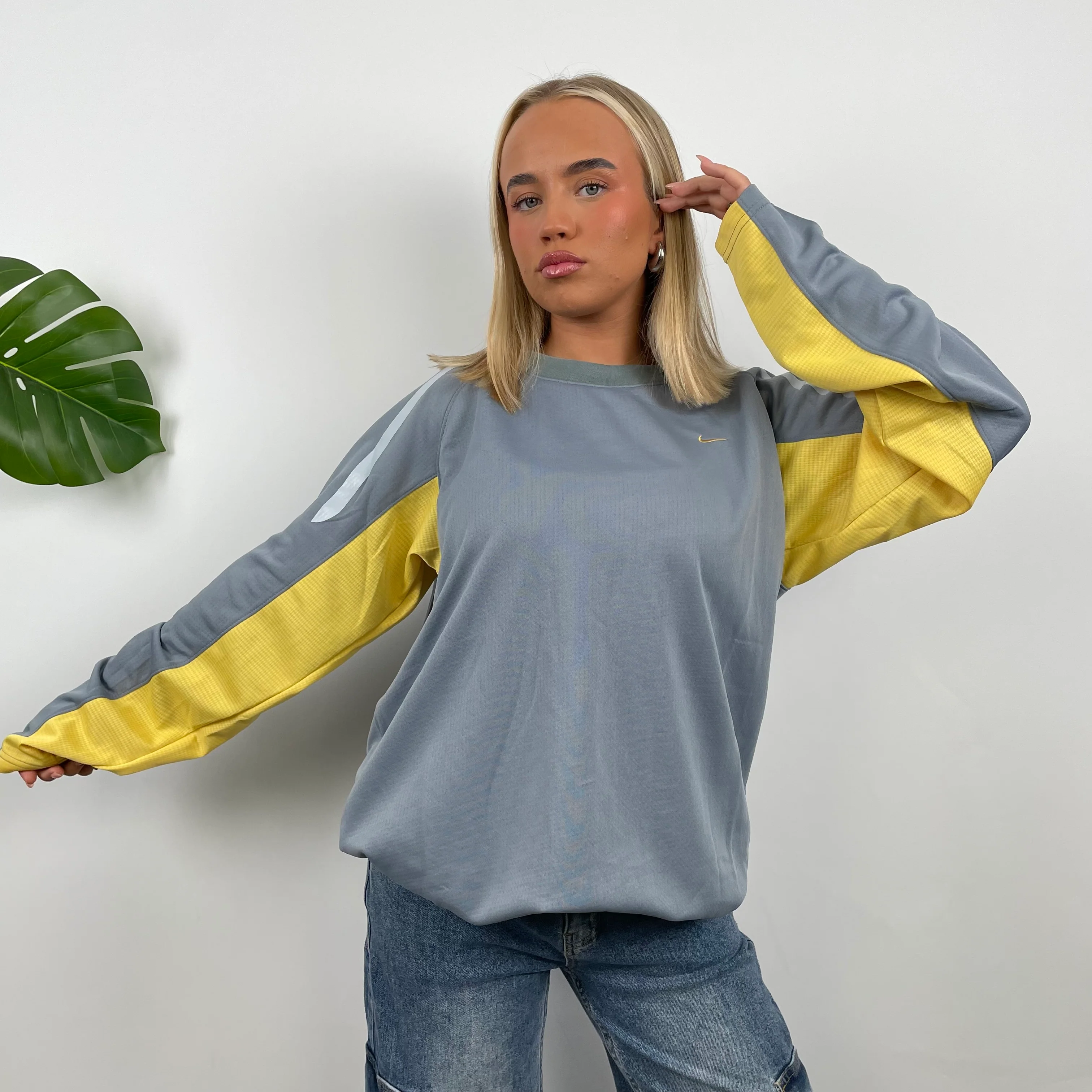 Nike Grey Embroidered Swoosh Sweatshirt (XL) - Image 4
