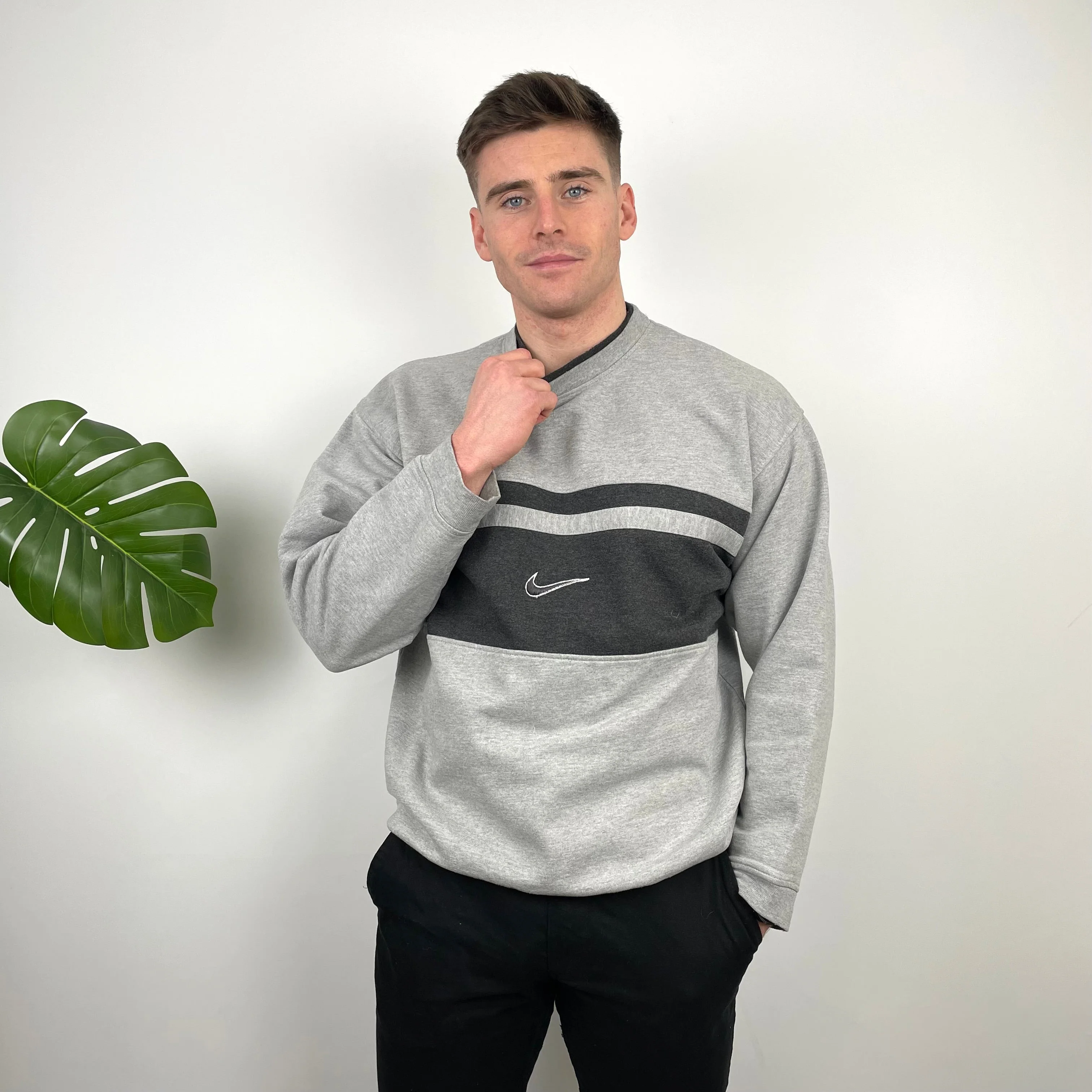 Nike Grey Embroidered Swoosh Sweatshirt (XL) - Image 5