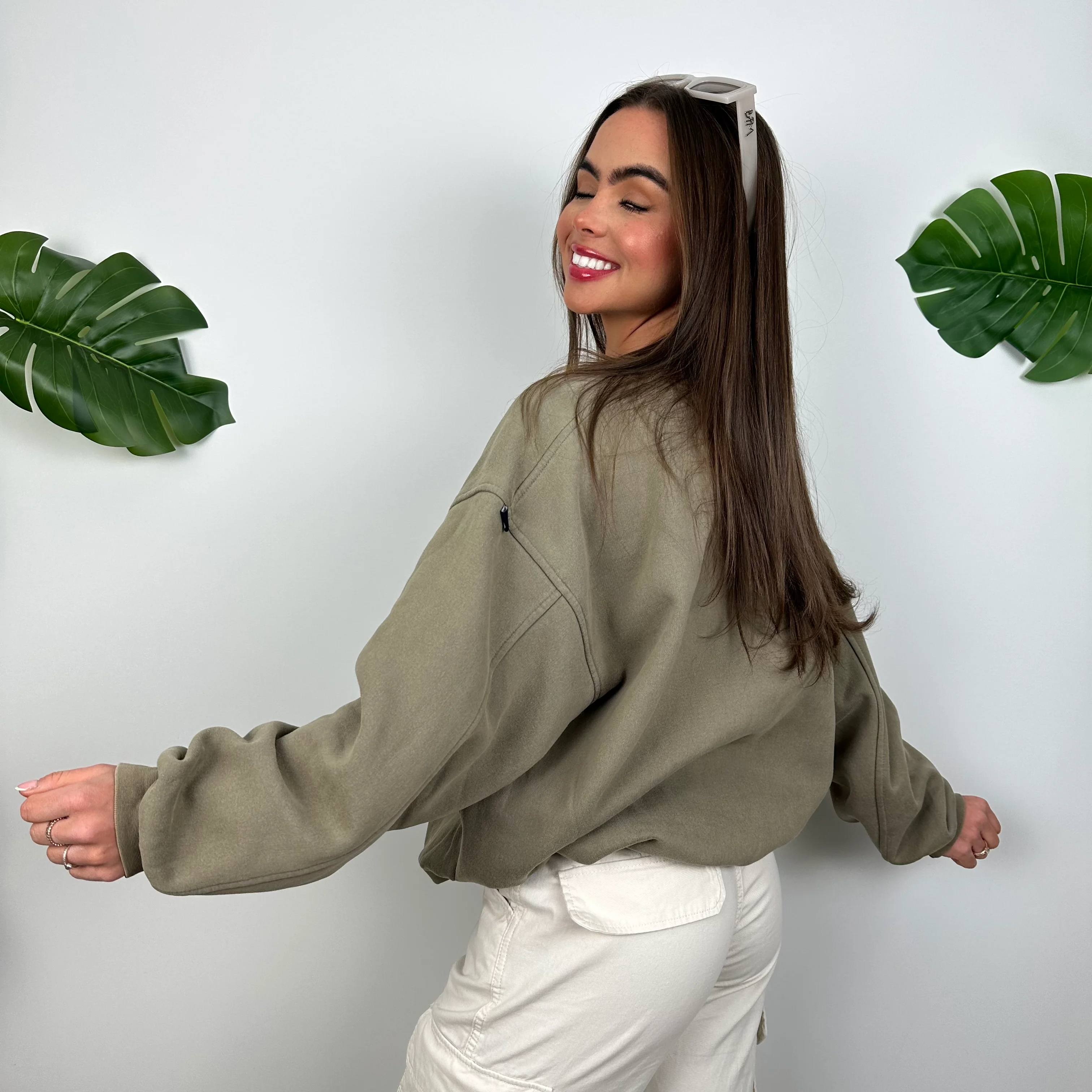 Nike Khaki Spell Out Sweatshirt (M) - Image 4