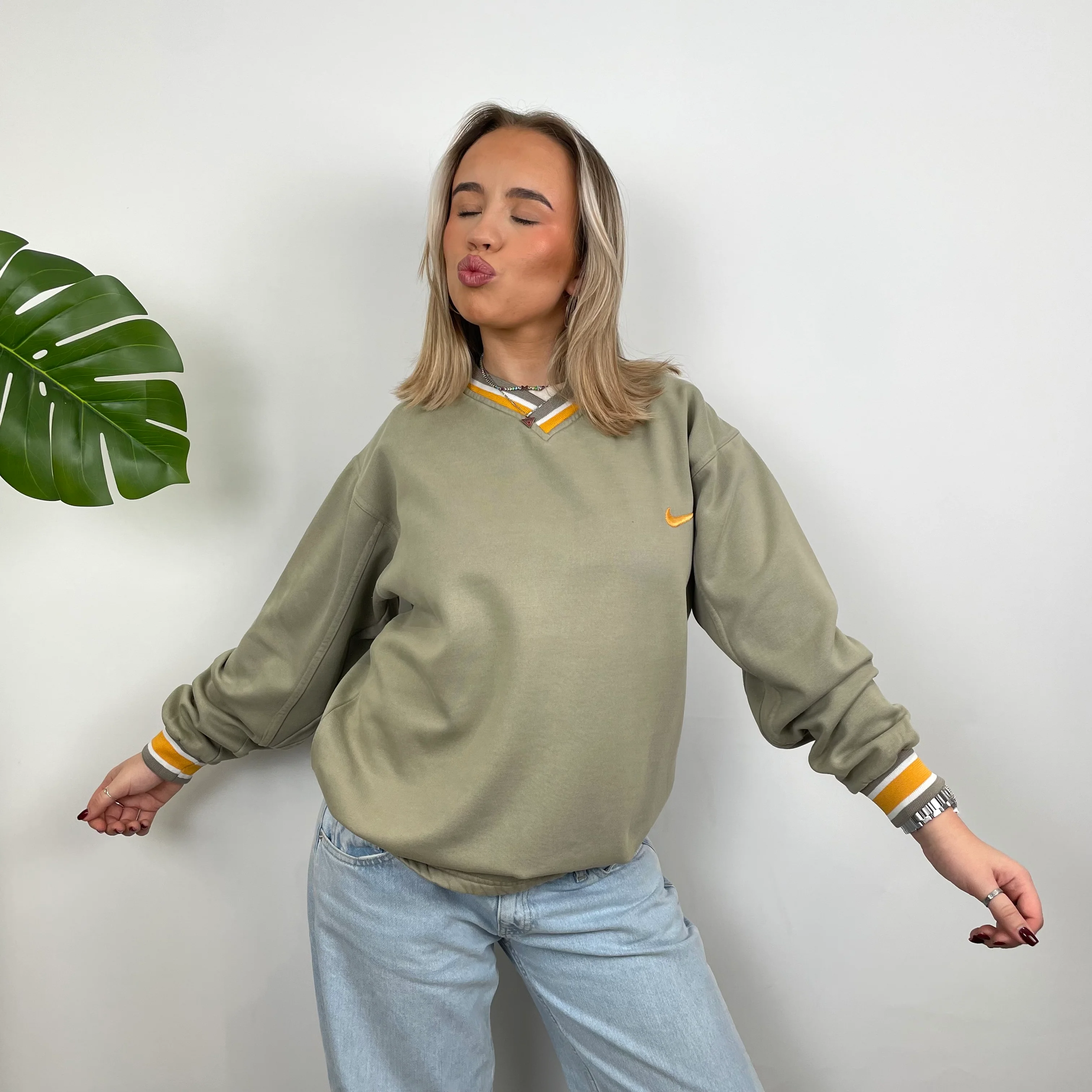 Nike Khaki Embroidered Swoosh Sweatshirt (M) - Image 4