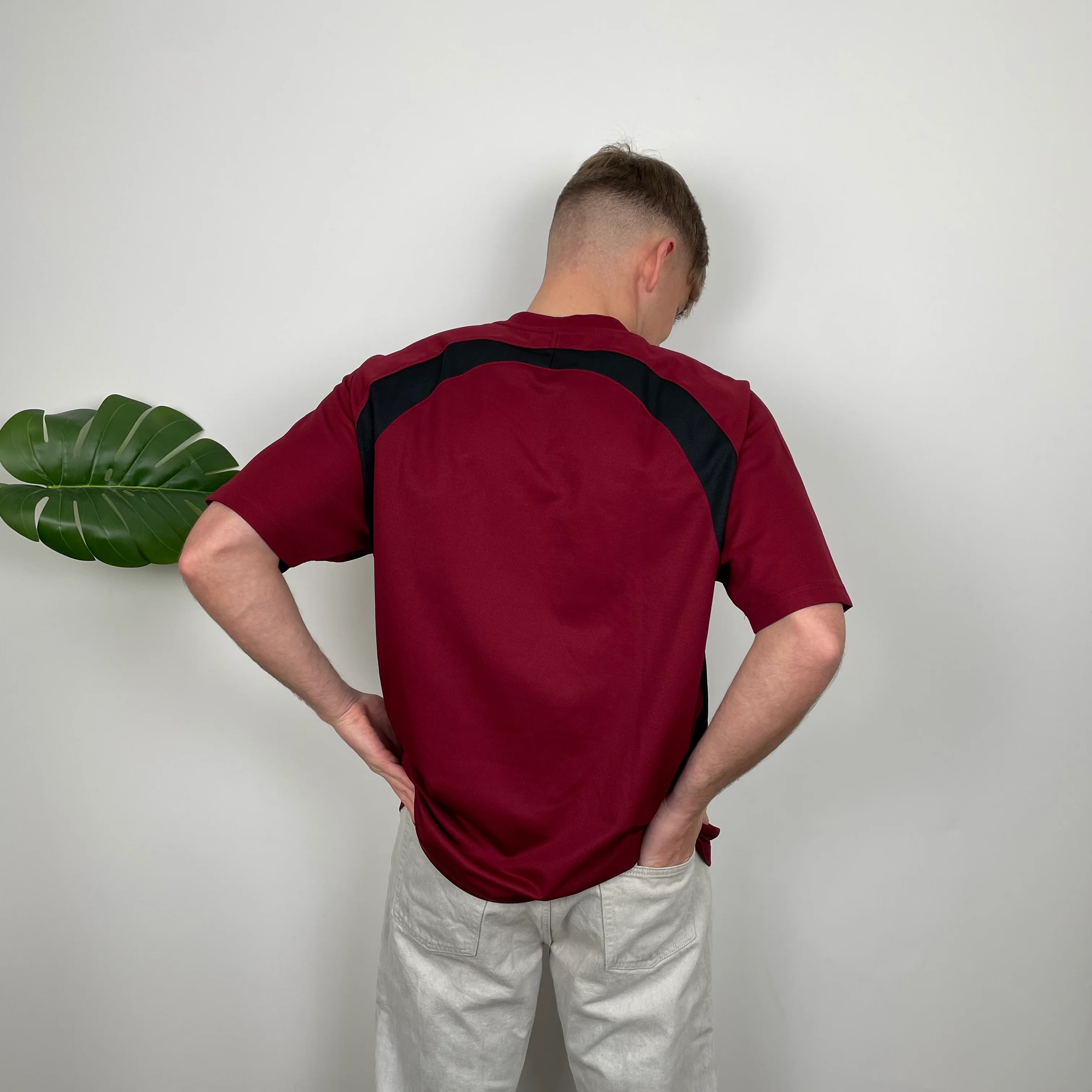 Nike Maroon Embroidered Spell Out T Shirt (L) - Image 4