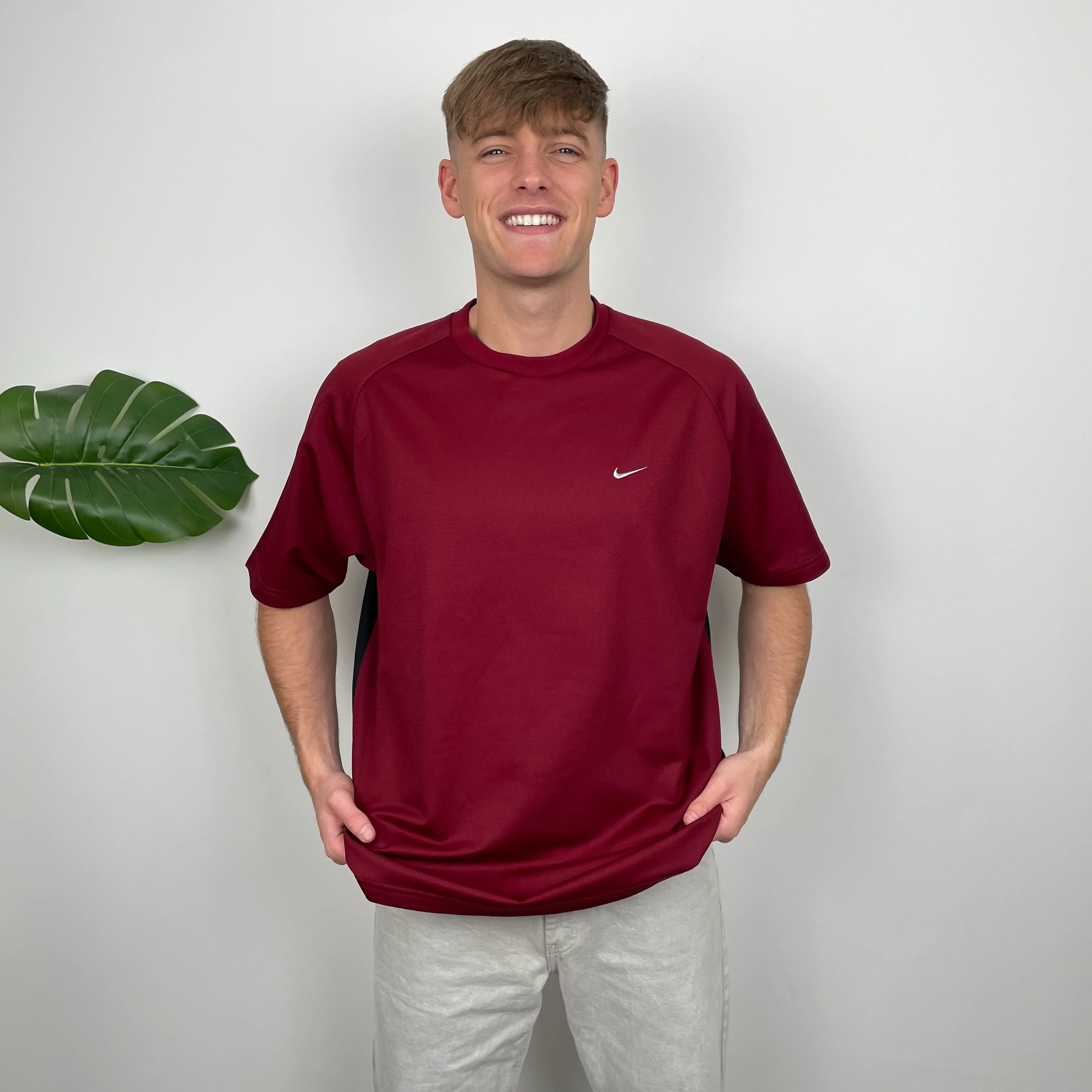 Nike Maroon Embroidered Spell Out T Shirt (L) - Image 5