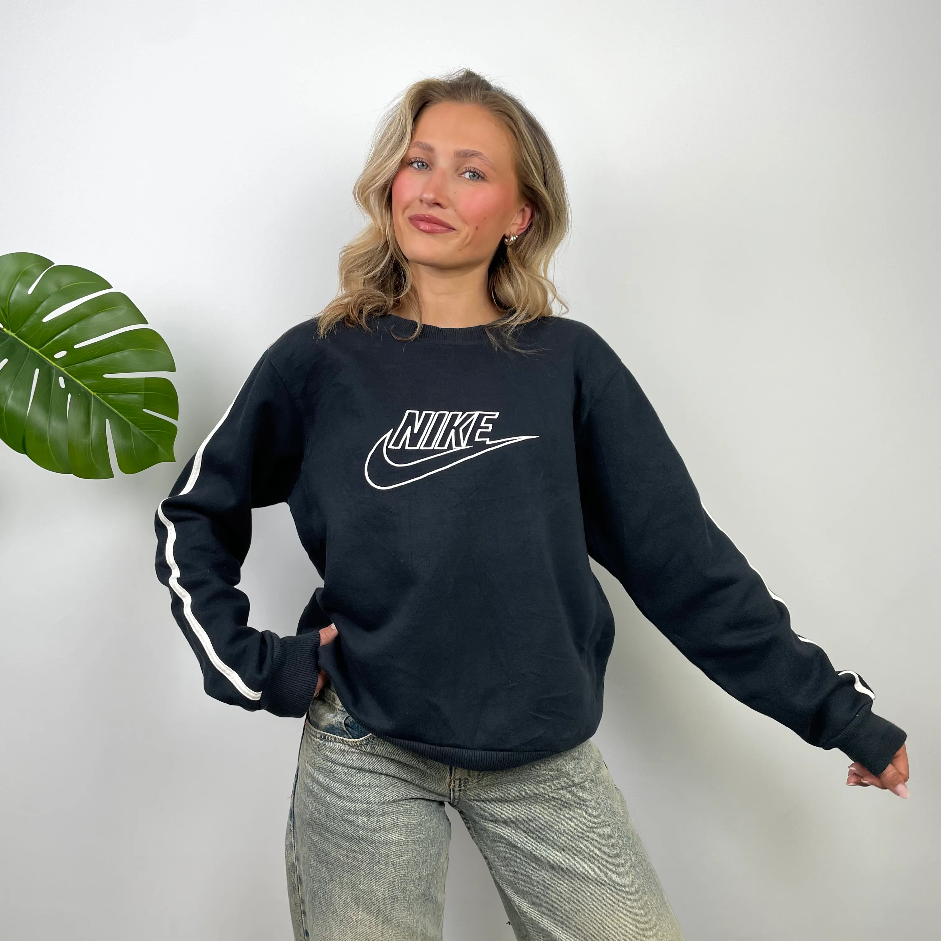 Nike Black Embroidered Spell Out Sweatshirt (M) - Image 2