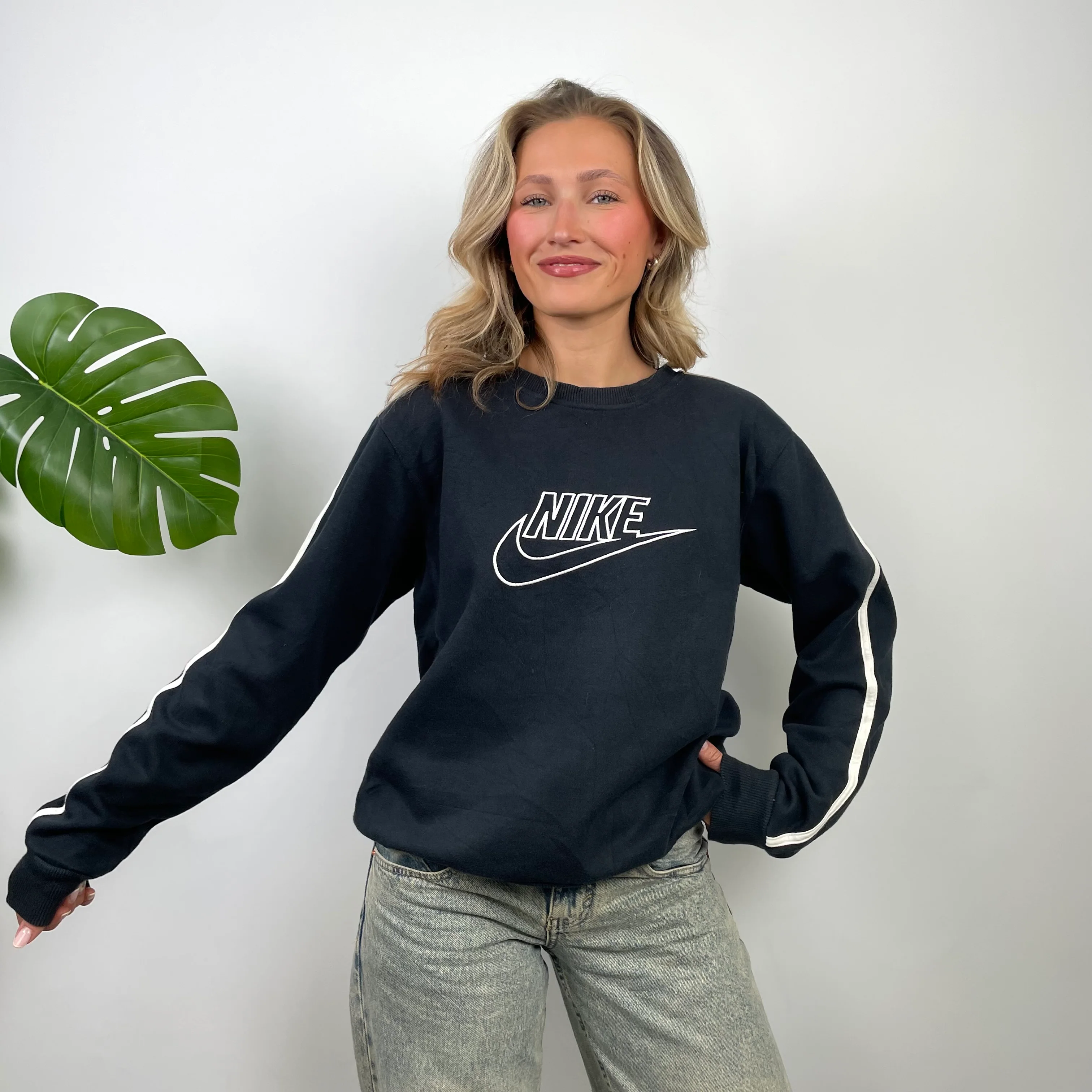 Nike Black Embroidered Spell Out Sweatshirt (M) - Image 3