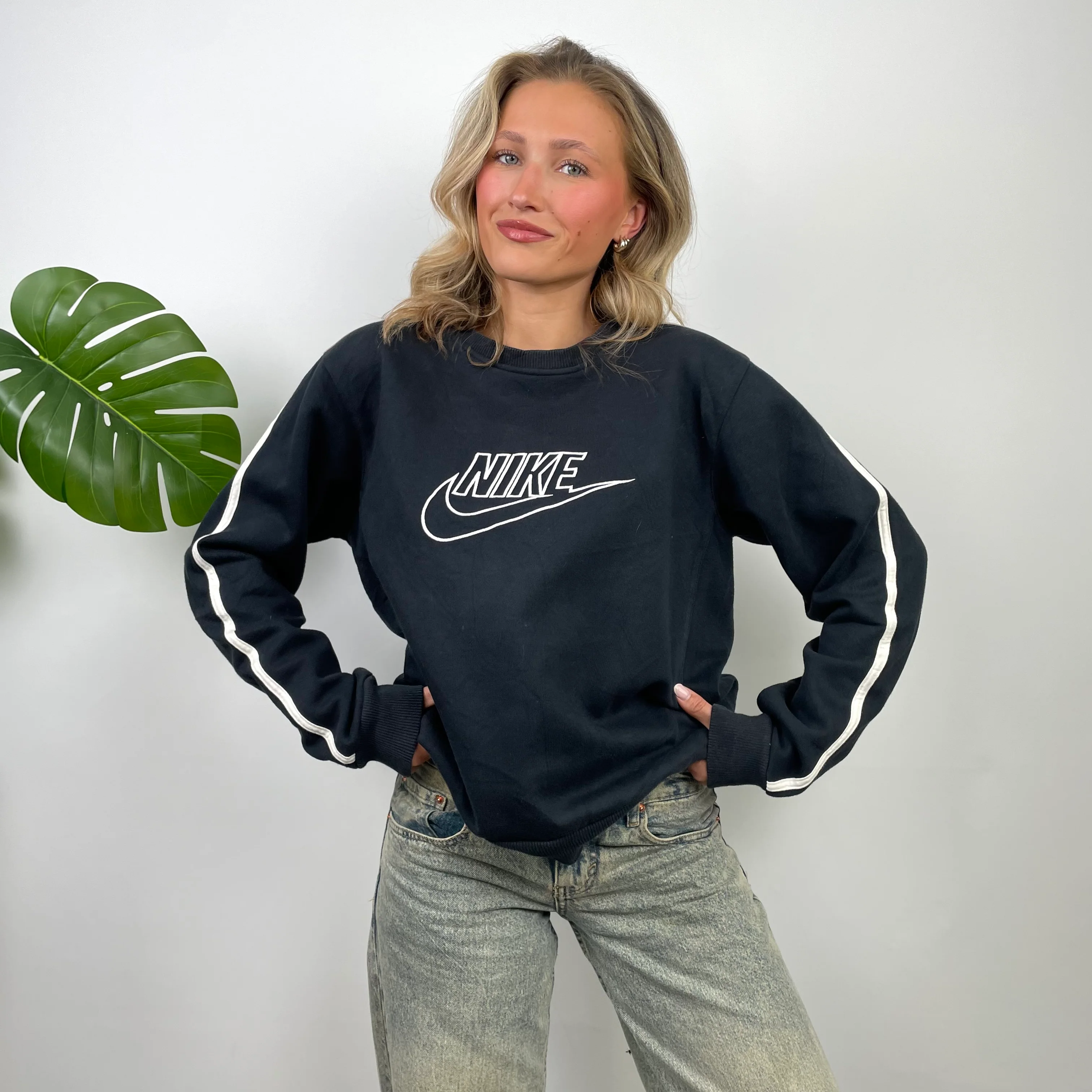 Nike Black Embroidered Spell Out Sweatshirt (M) - Image 4
